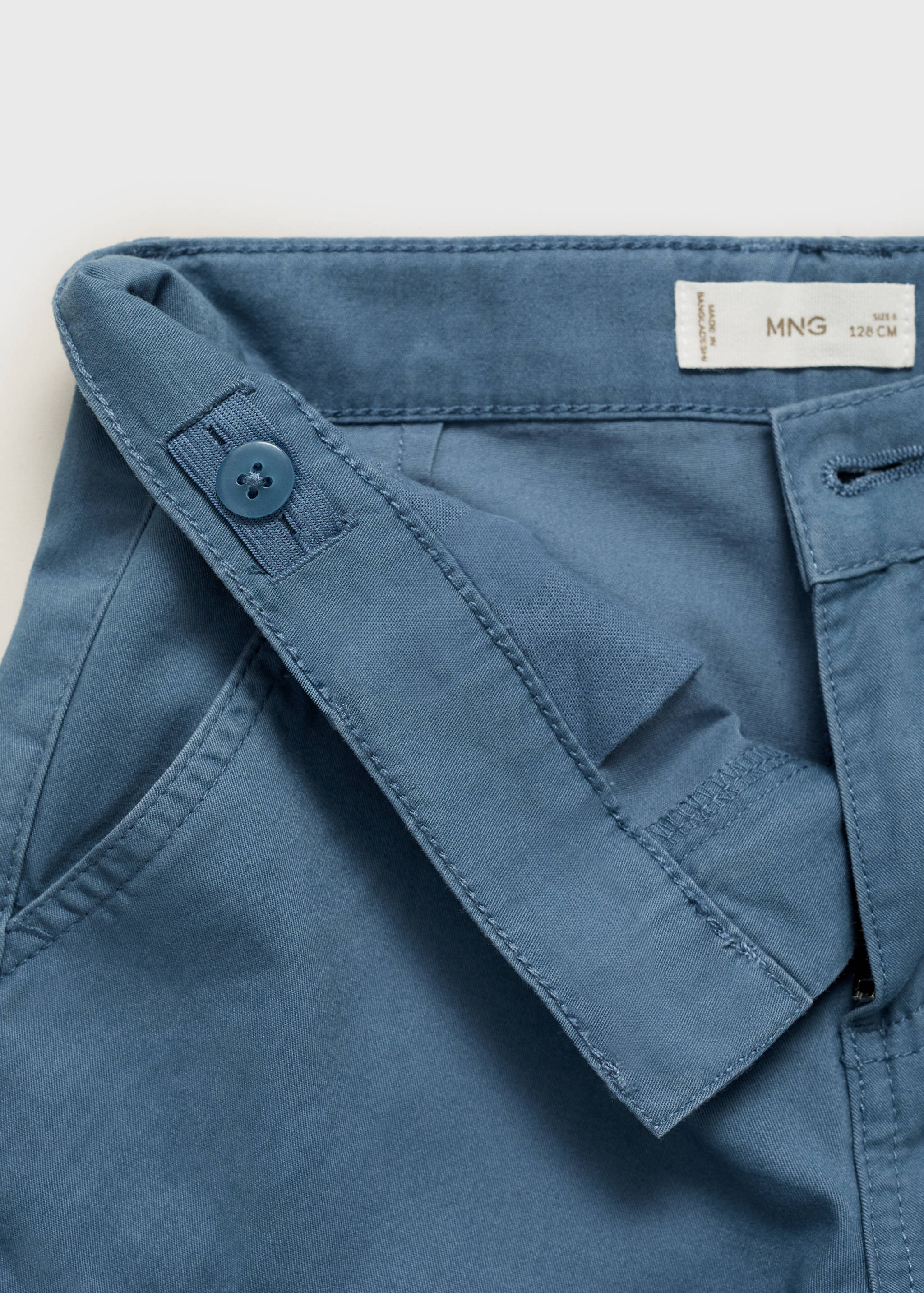 Cargo Bermuda shorts - Details of the article 0