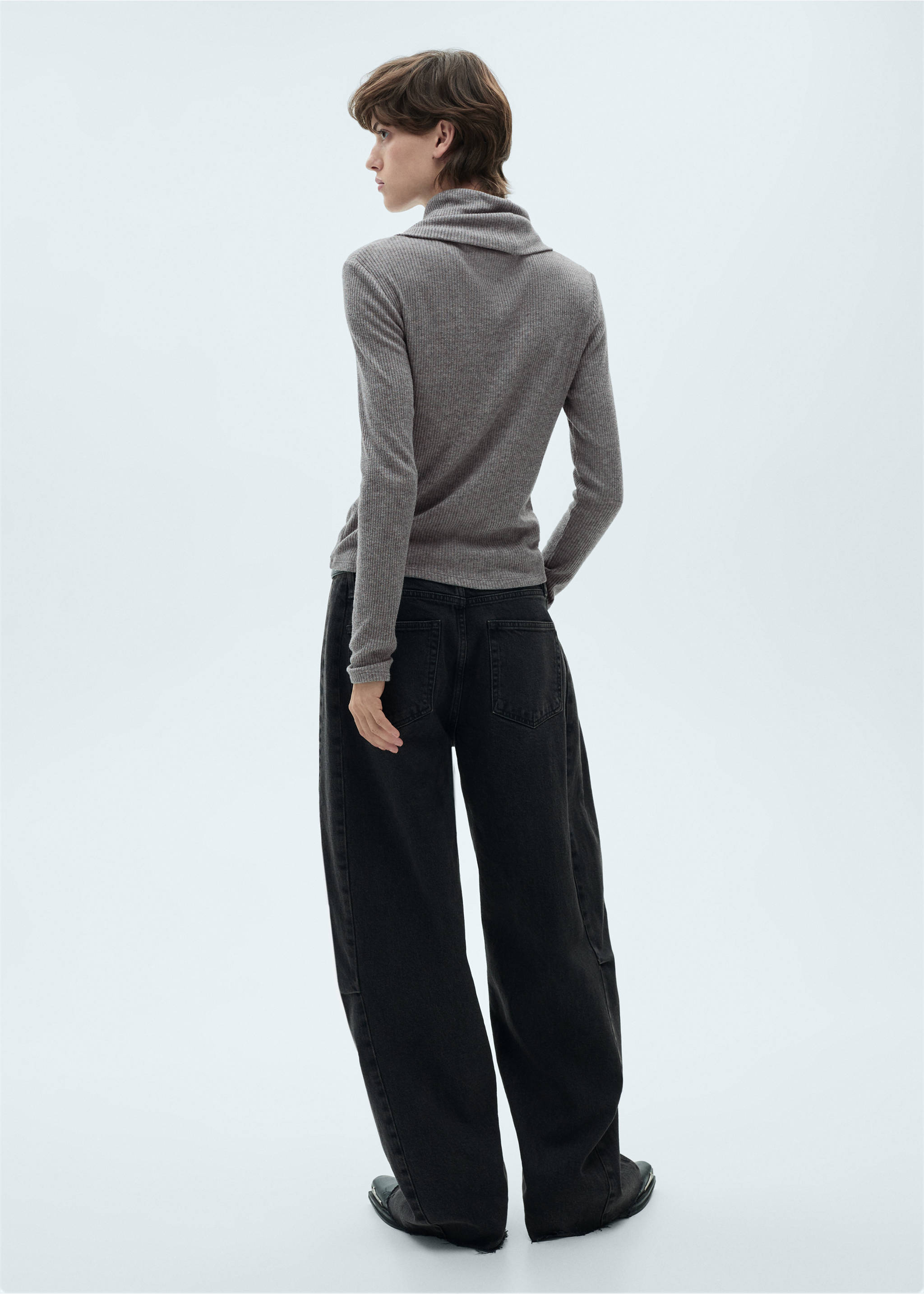 Turtle neck ribbed t-shirt - Reverse of the article, Grey. Ref: 87030639-00.