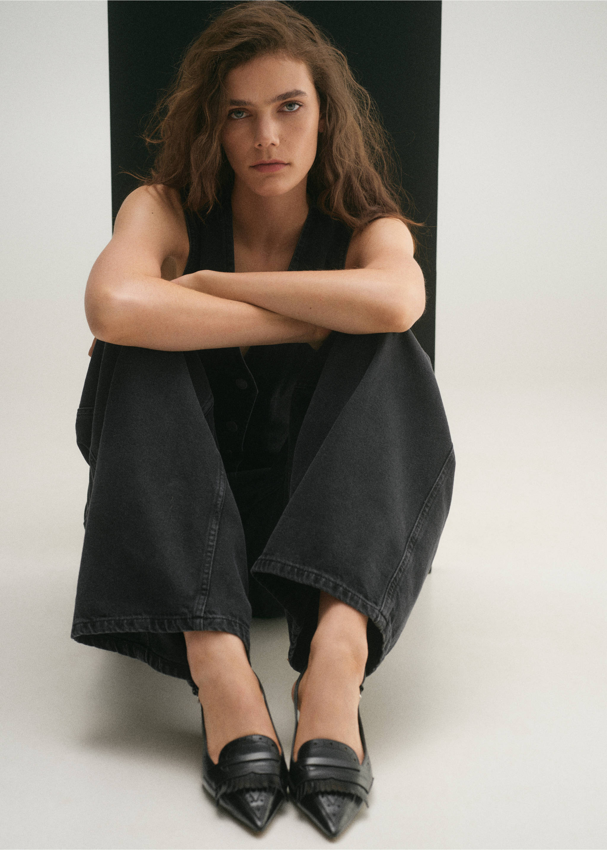 High-waisted wideleg jeans - Details of the article 2, Open Grey. Ref: 87030651-00.