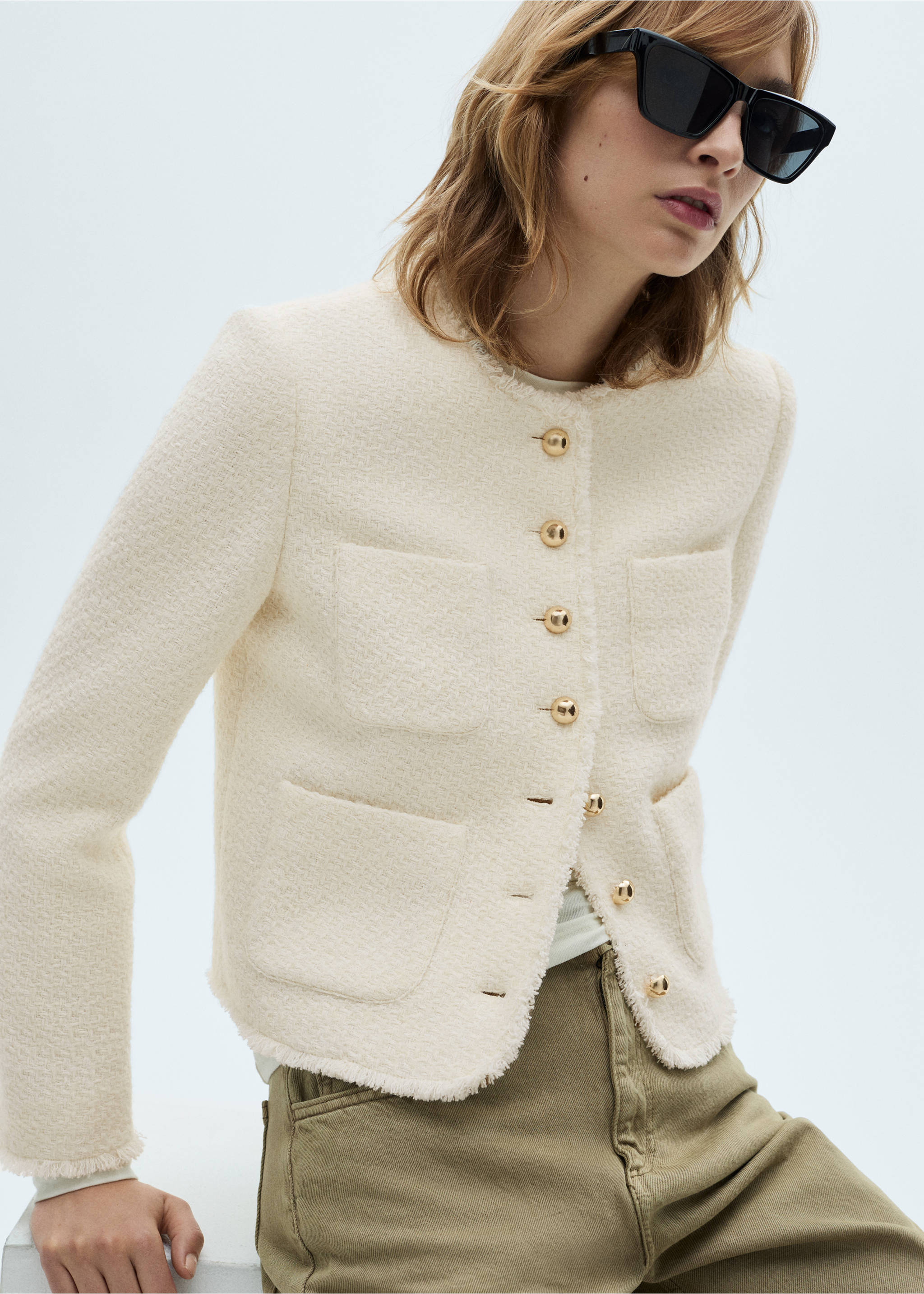 Tweed jacket with jewel buttons - Details of the article 2, Ecru. Ref: 87030653-00.