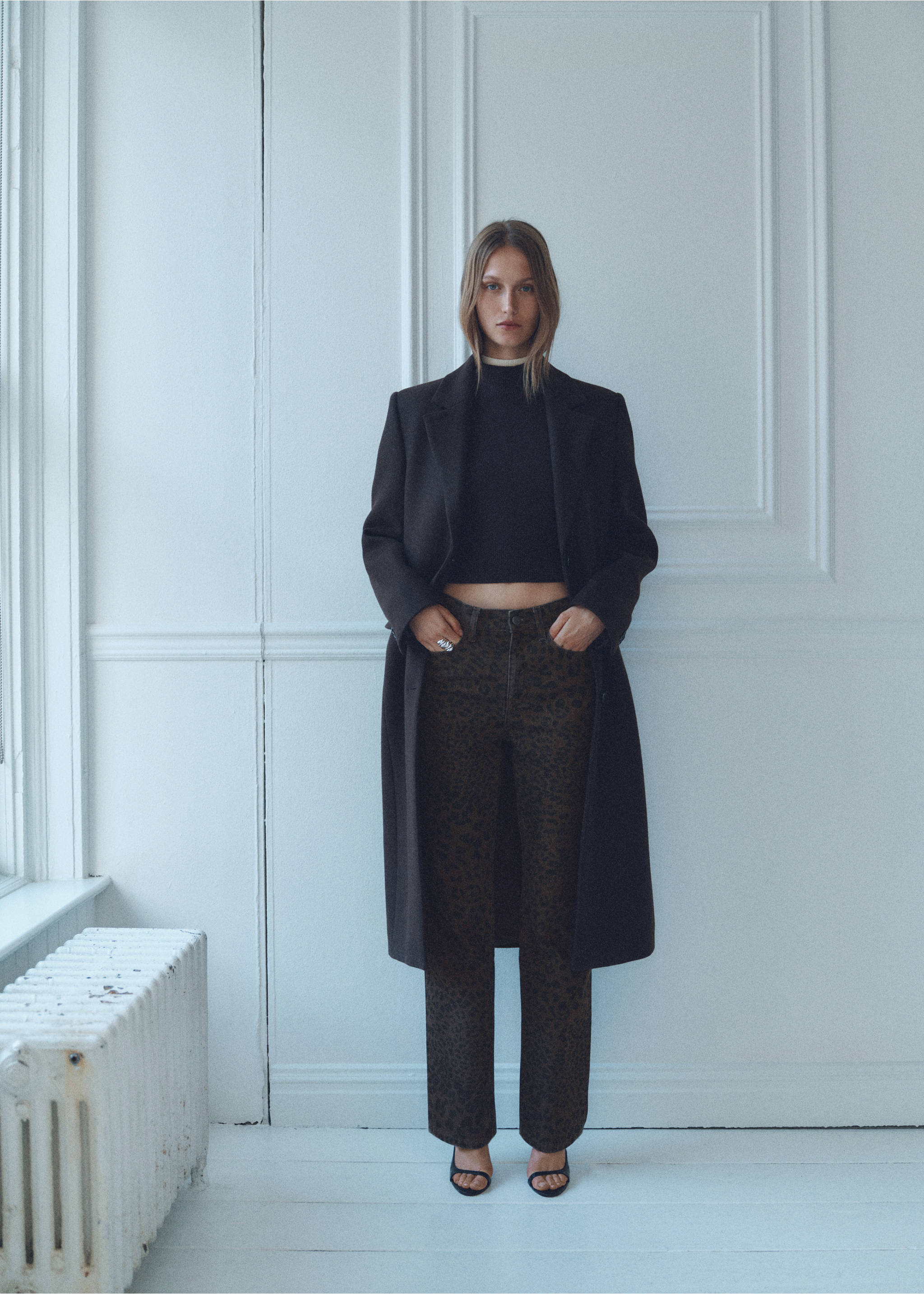 Leopard-print straight jeans - Details of the article 2, Chocolate. Ref: 87030655-00.