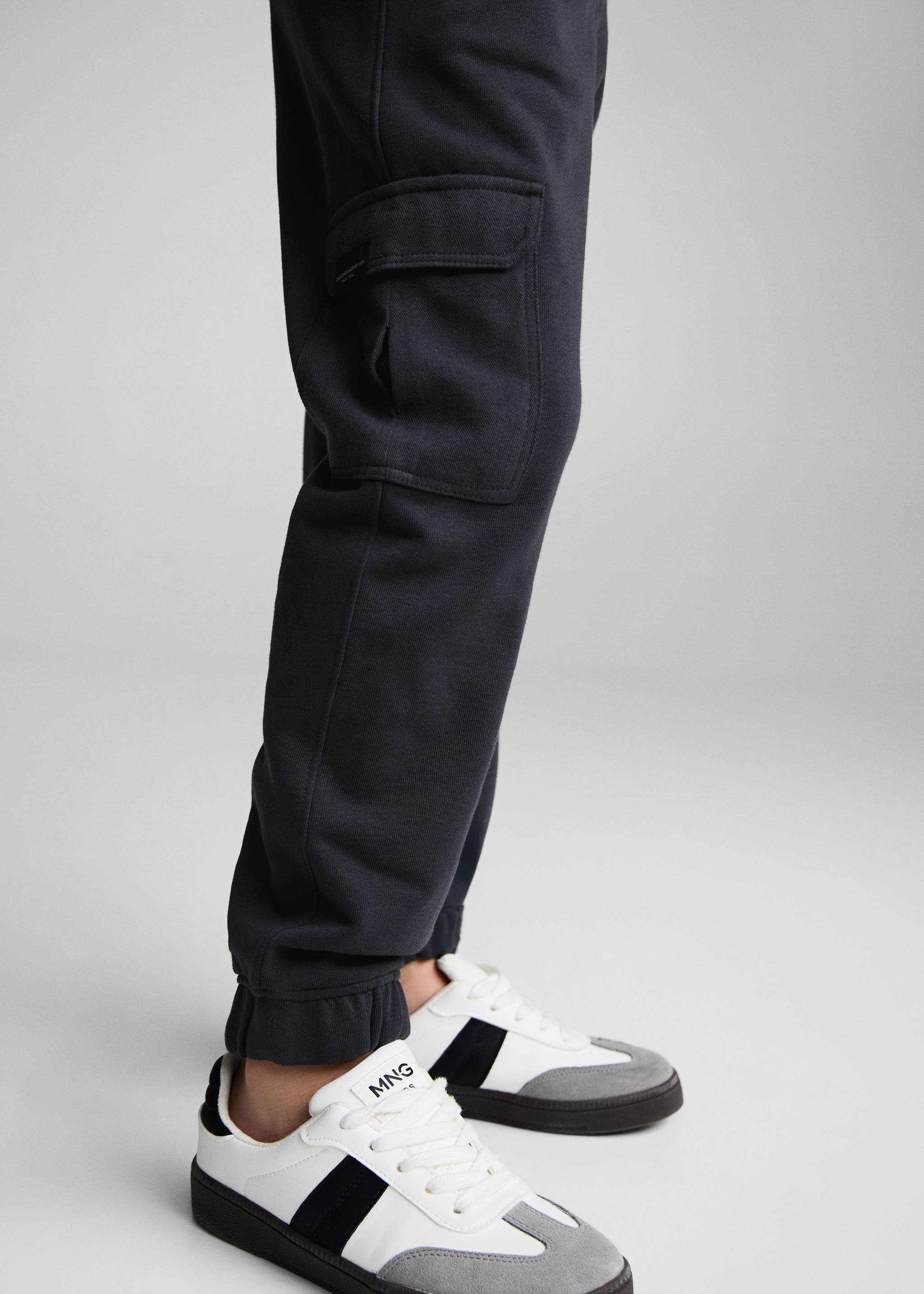 Joggerpants im Cargo-Stil - Detail des Artikels 3, Anthrazit. Ref: 87031049-00.