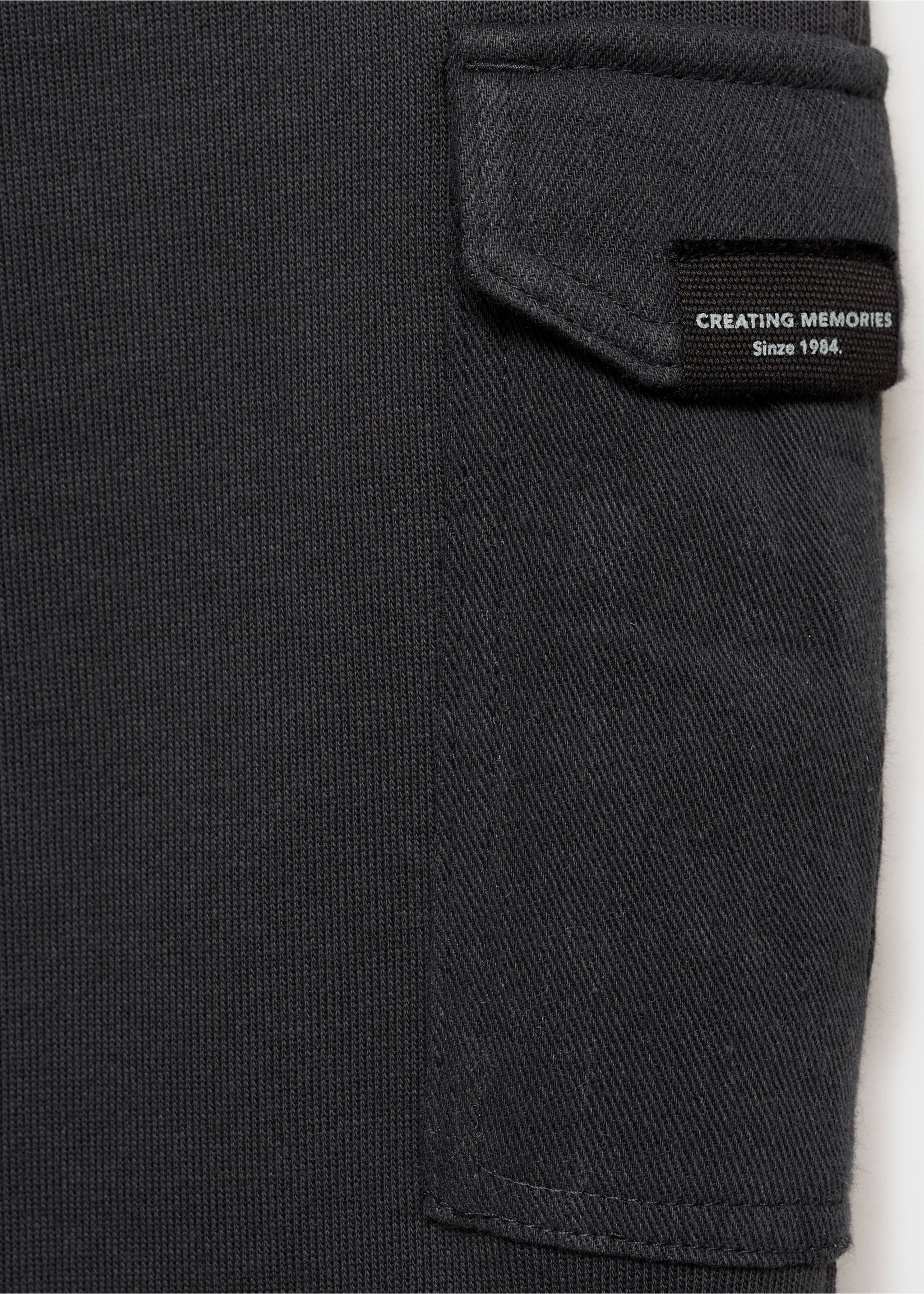 Joggerpants im Cargo-Stil - Detail des Artikels 0, Anthrazit. Ref: 87031049-00.