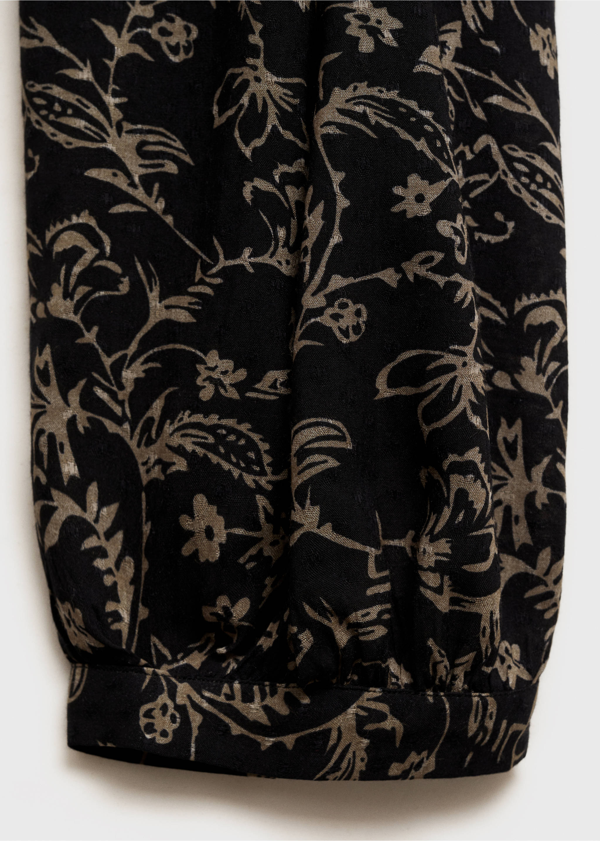 Bluzka w kwiaty - Szczegóły artykułu 0, Czarny. Ref: 87031513-00.