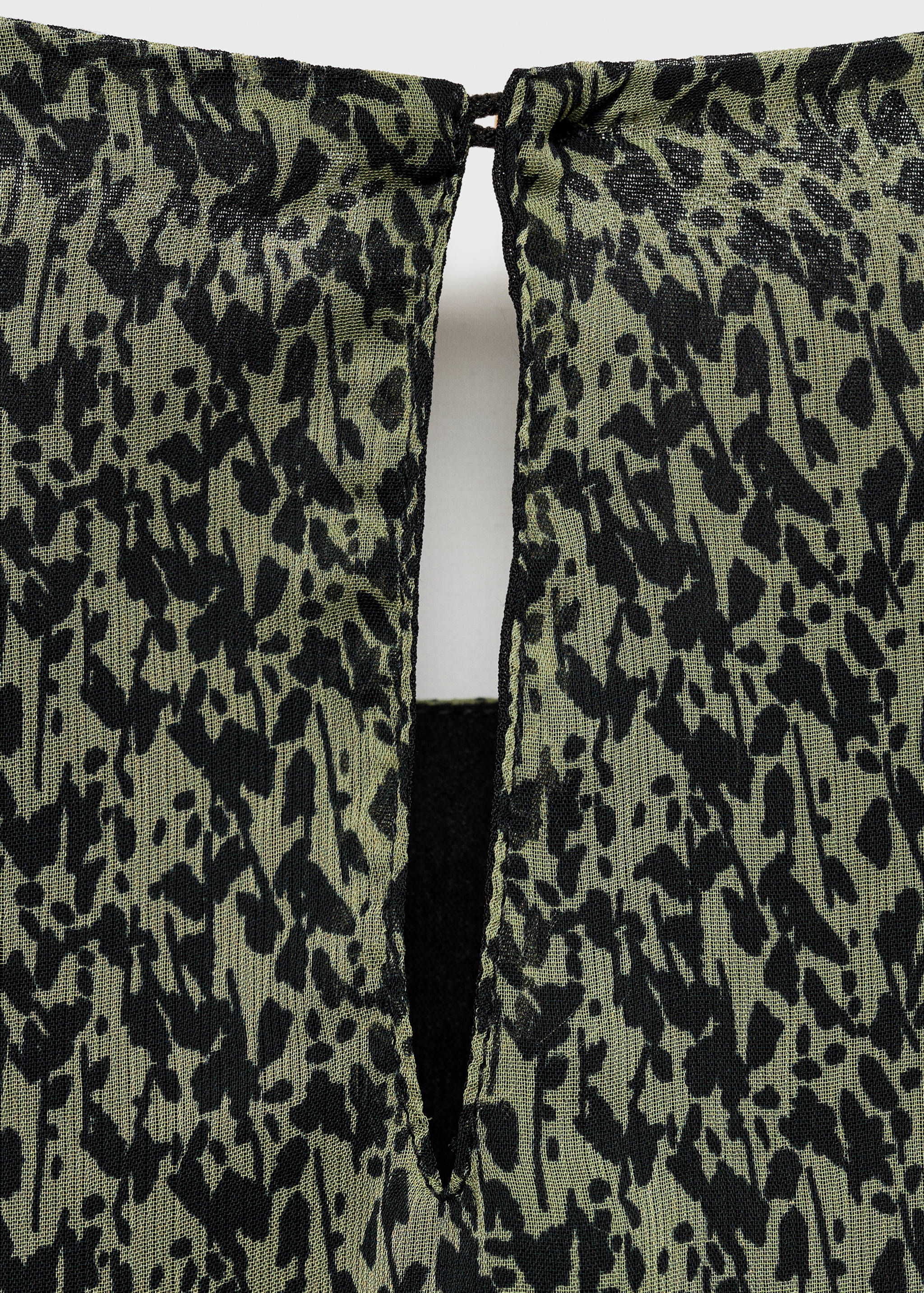 Asymmetrical blouse - Details of the article 0