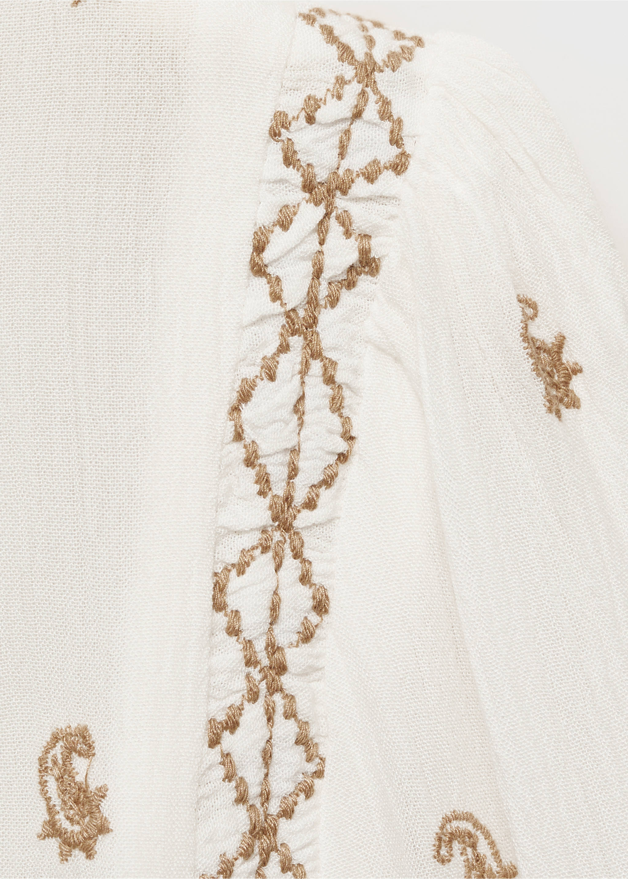 Brusa brodada - Detall de l'article 8, Blanc trencat. Ref: 87031518-00.