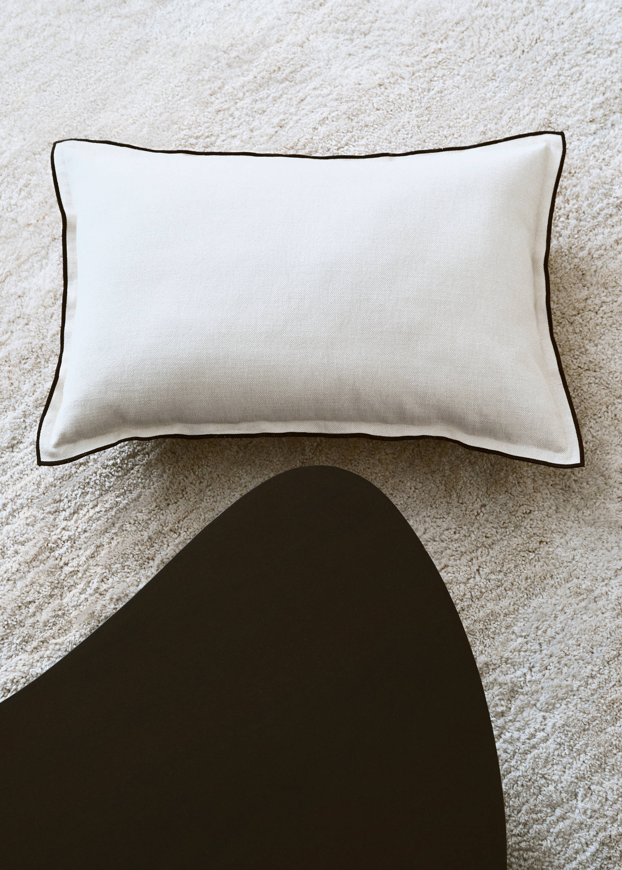 Cotton linen cushion cover with overlock flap 40x60cm - Details of the article 6