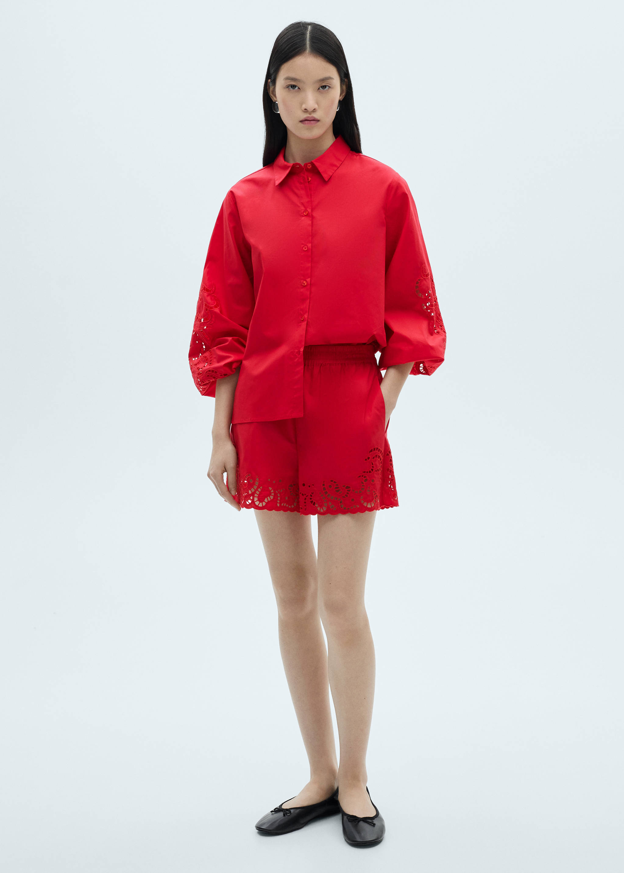 Cotton blouse with lace detail - General plane