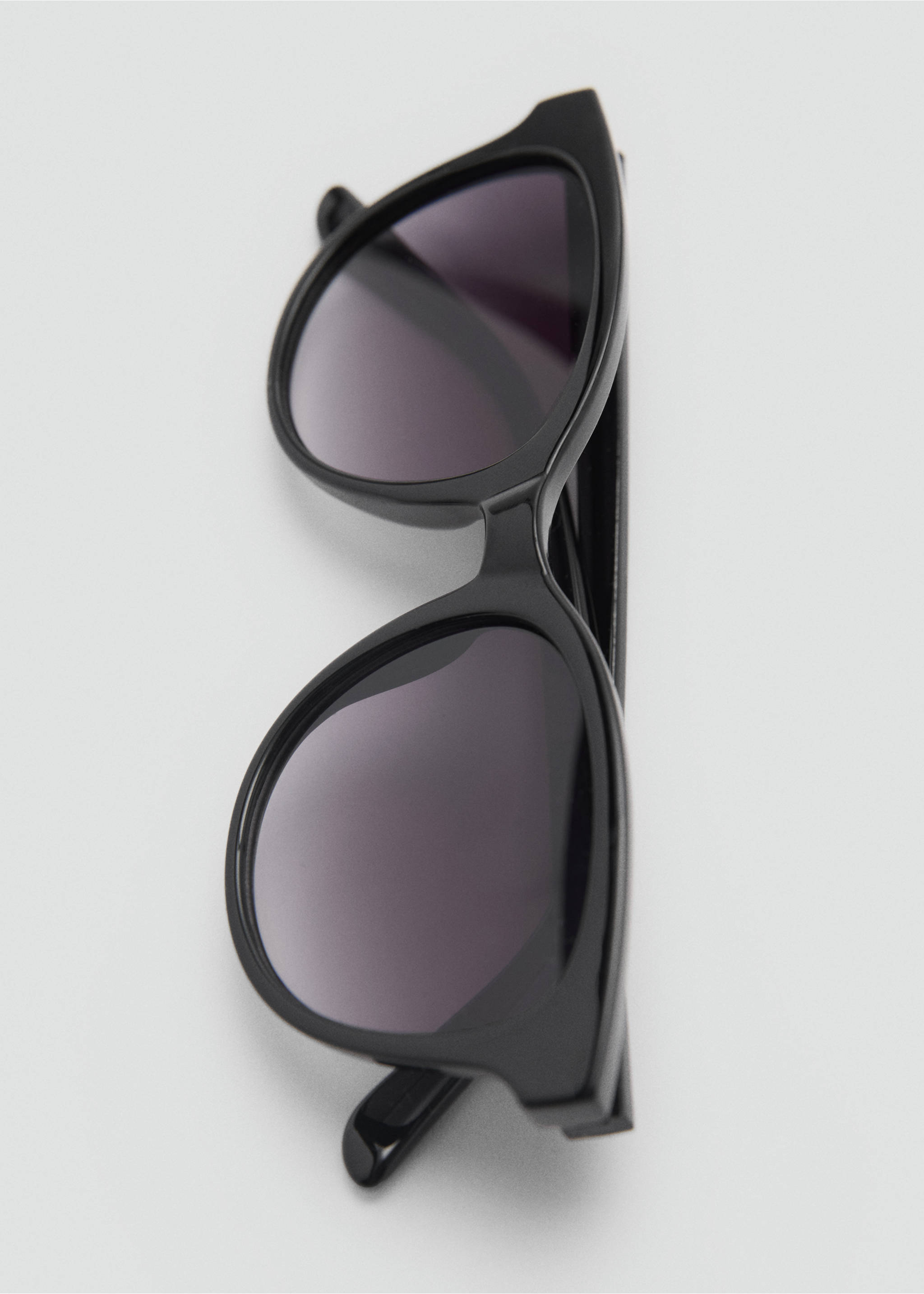 Resin frame sunglasses - Details of the article 2, Black. Ref: 87032536-00.