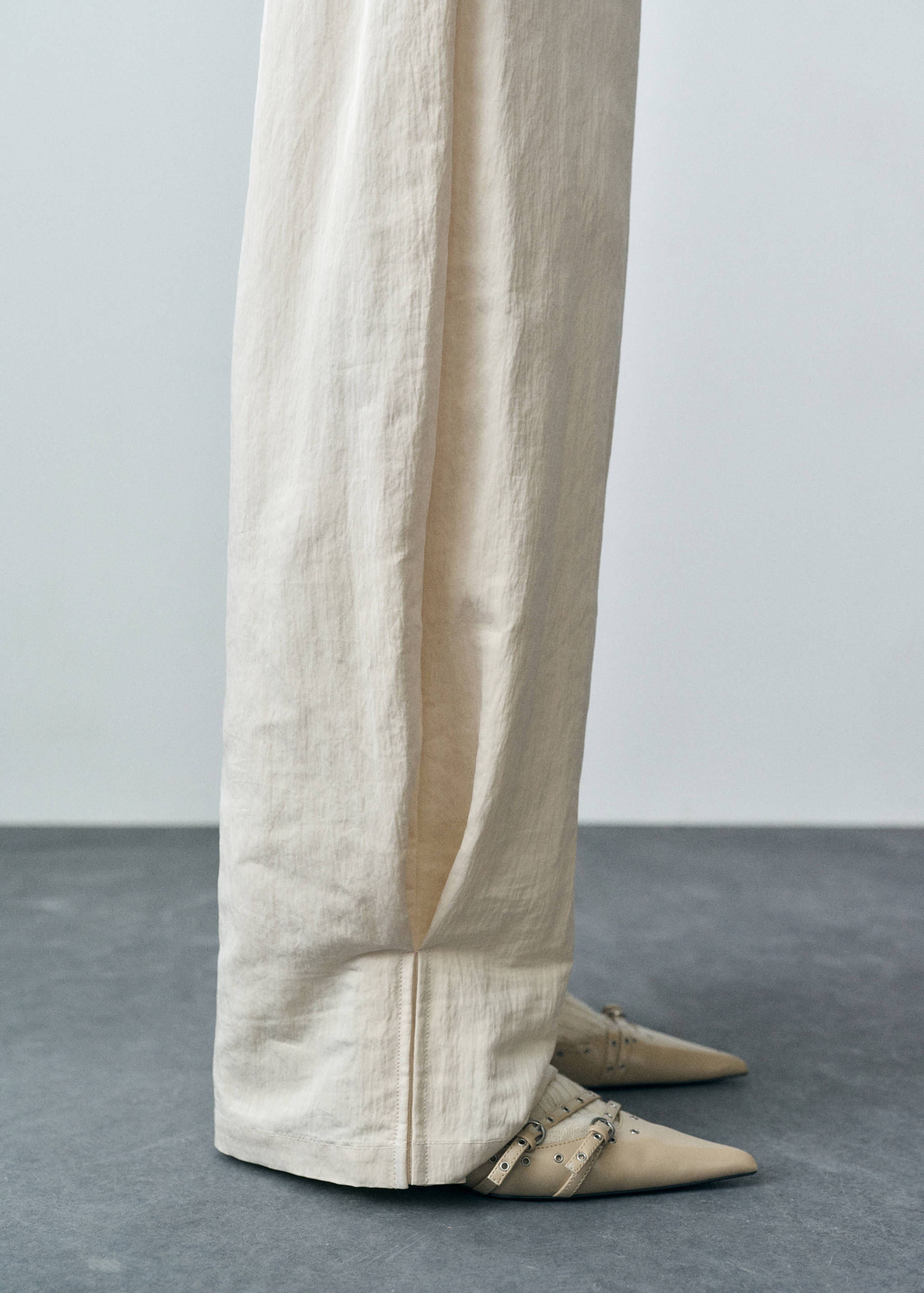 Pleated jogger trousers - Details of the article 6