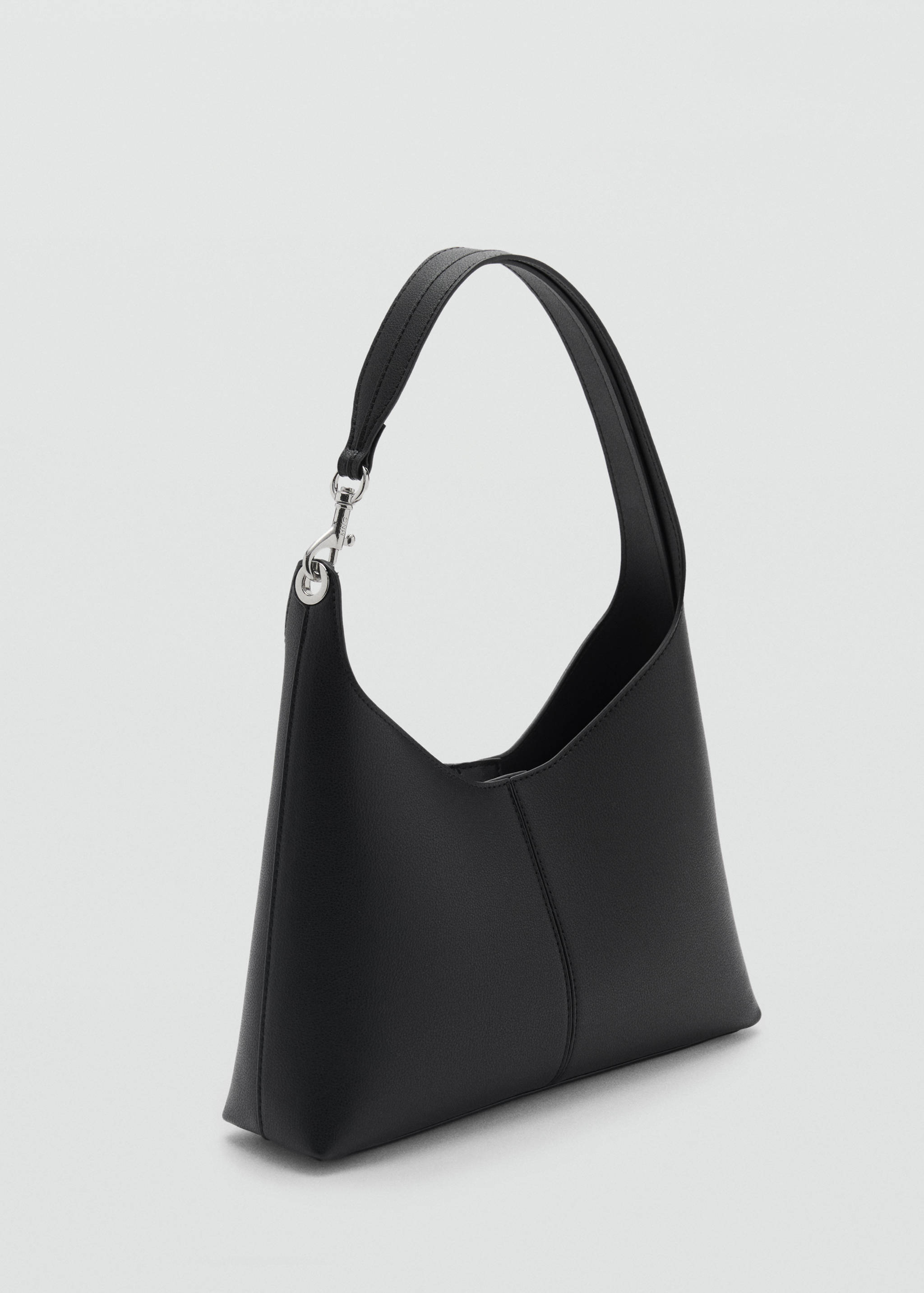Sac cabas détail métallique - Plan moyen