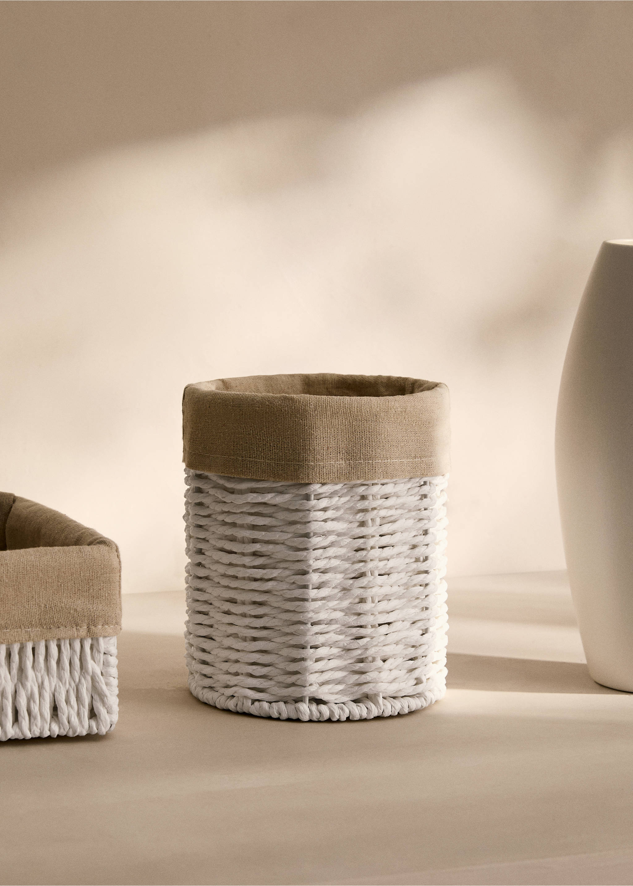 Medium round paper basket - General plane, White. Ref: 87032898-00.