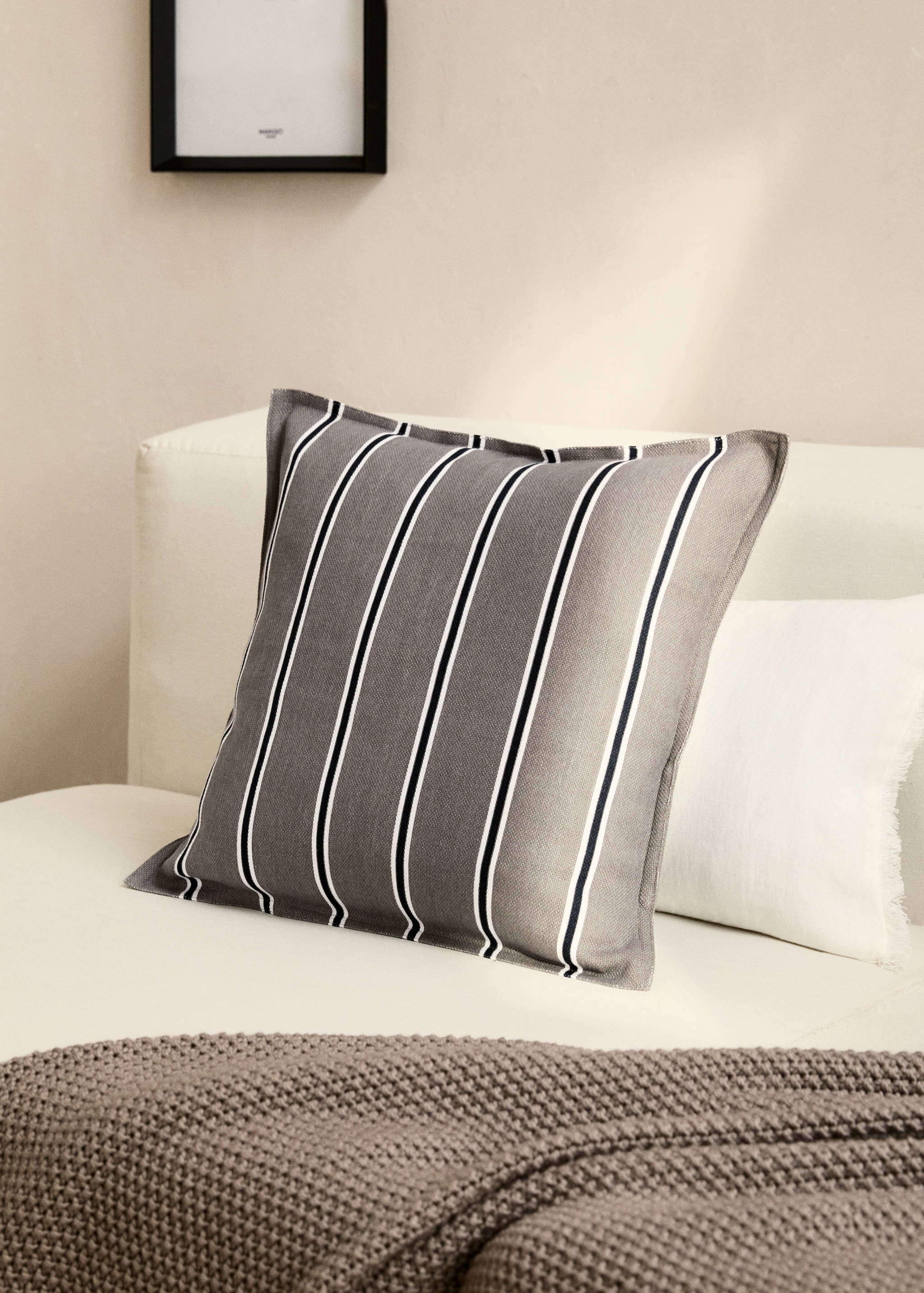 Housse de coussin surpiqûre rayures fines 45x45 cm - Plan général