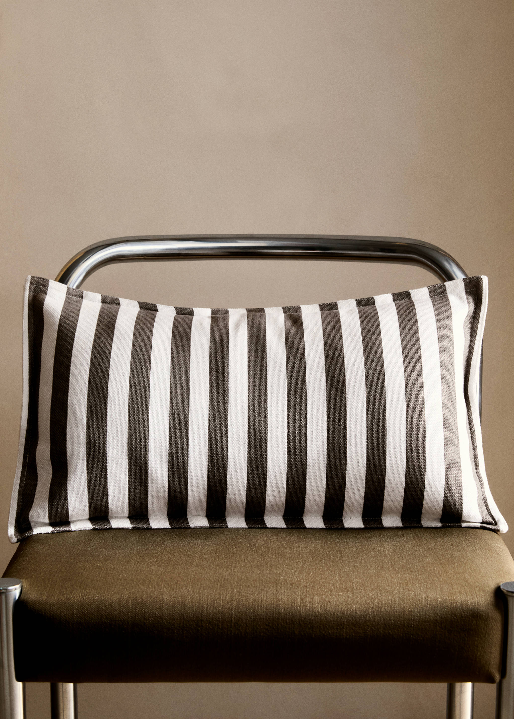 Stripe-print cushion cover 30x50 cm - General plane