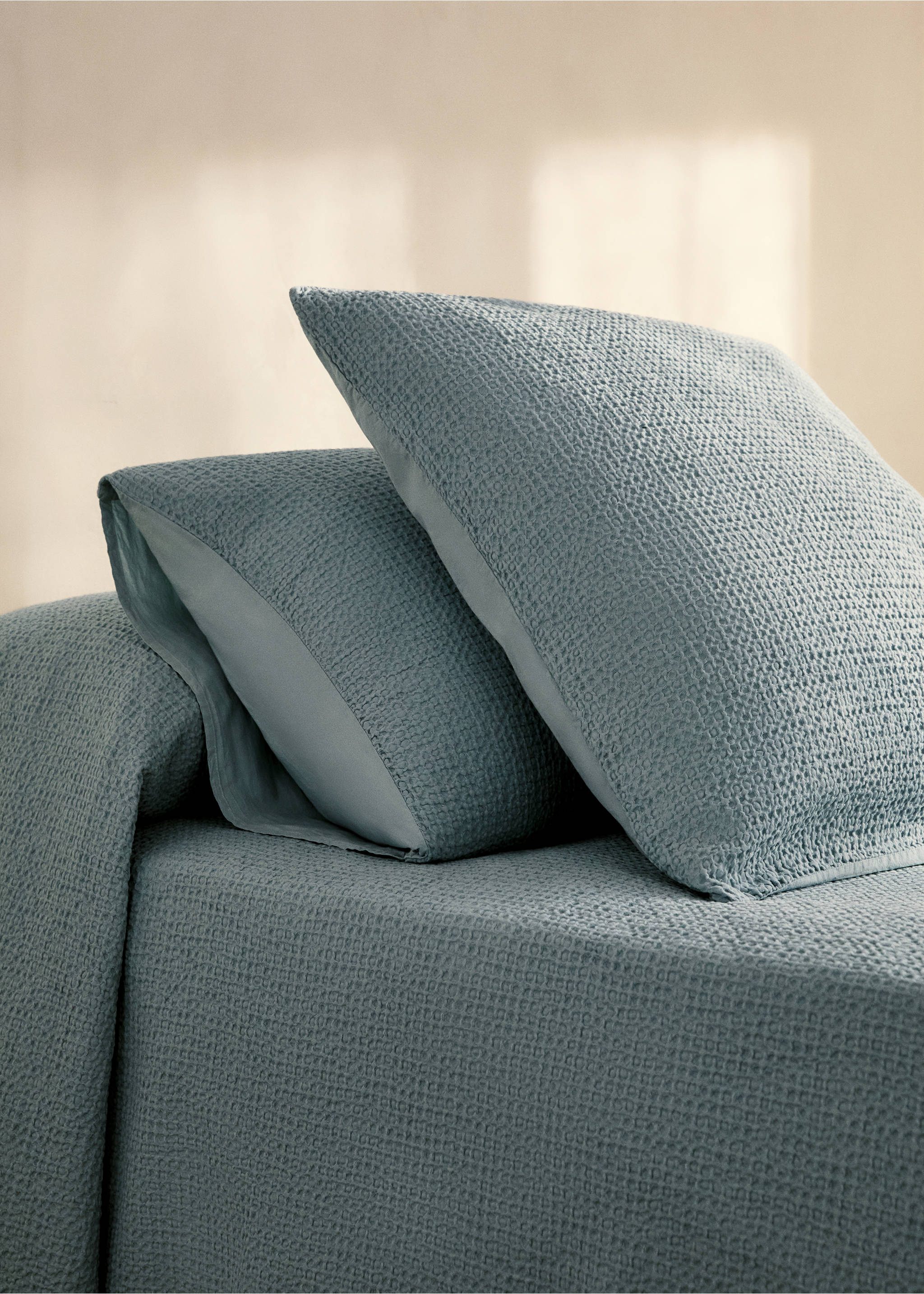 Deux taies d'oreiller en percale de coton gaufré 50x75 cm - Plan général, Vert d´eau. Ref: 87032929-00.