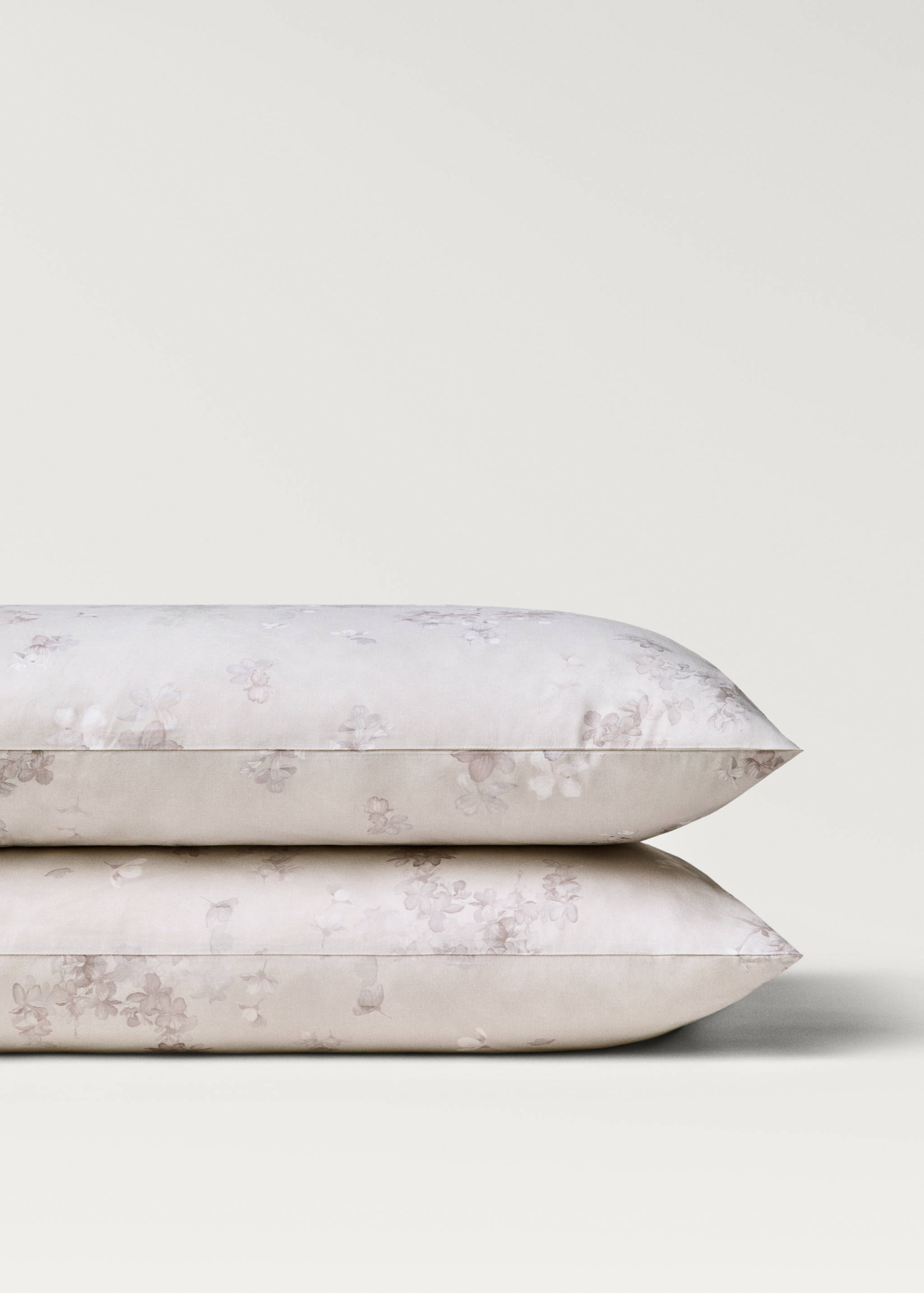 Two cotton percale romantic floral-print pillowcases 50x75 cm - Details of the article 3