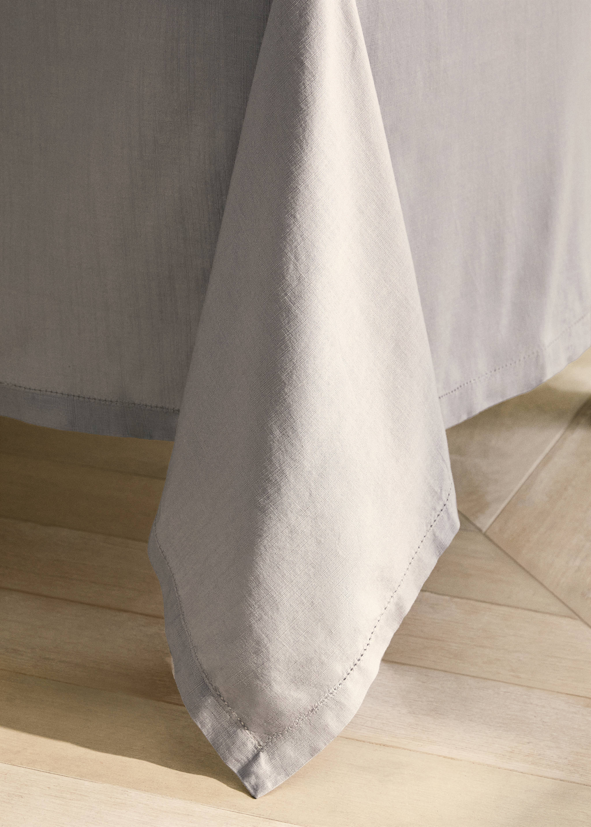 Cotton vanilla tablecloth for 2 to 4 diners - Details of the article 8