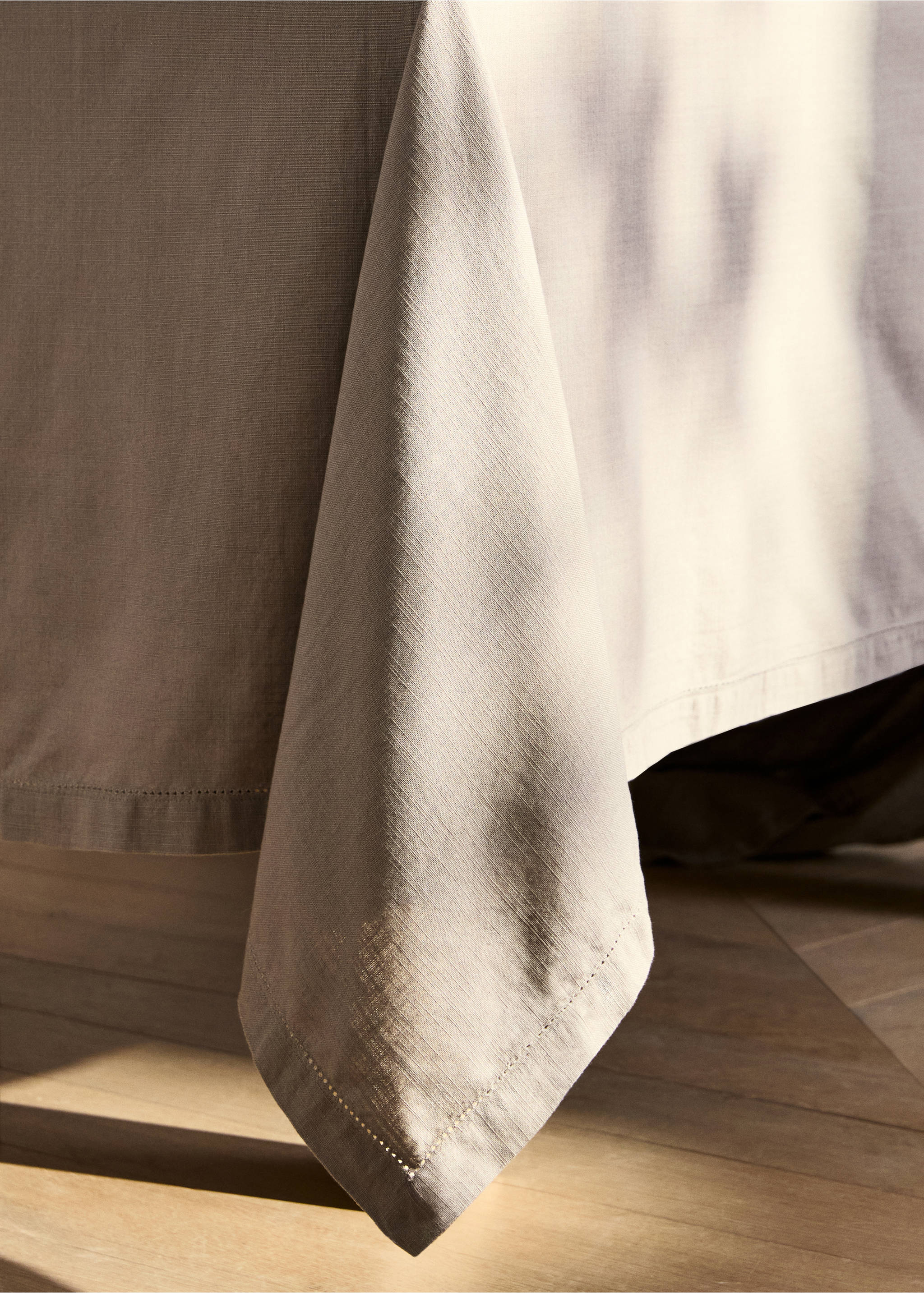 Cotton vanilla tablecloth for 8 to 10 diners - Details of the article 8, Medium Grey. Ref: 87032966-00.