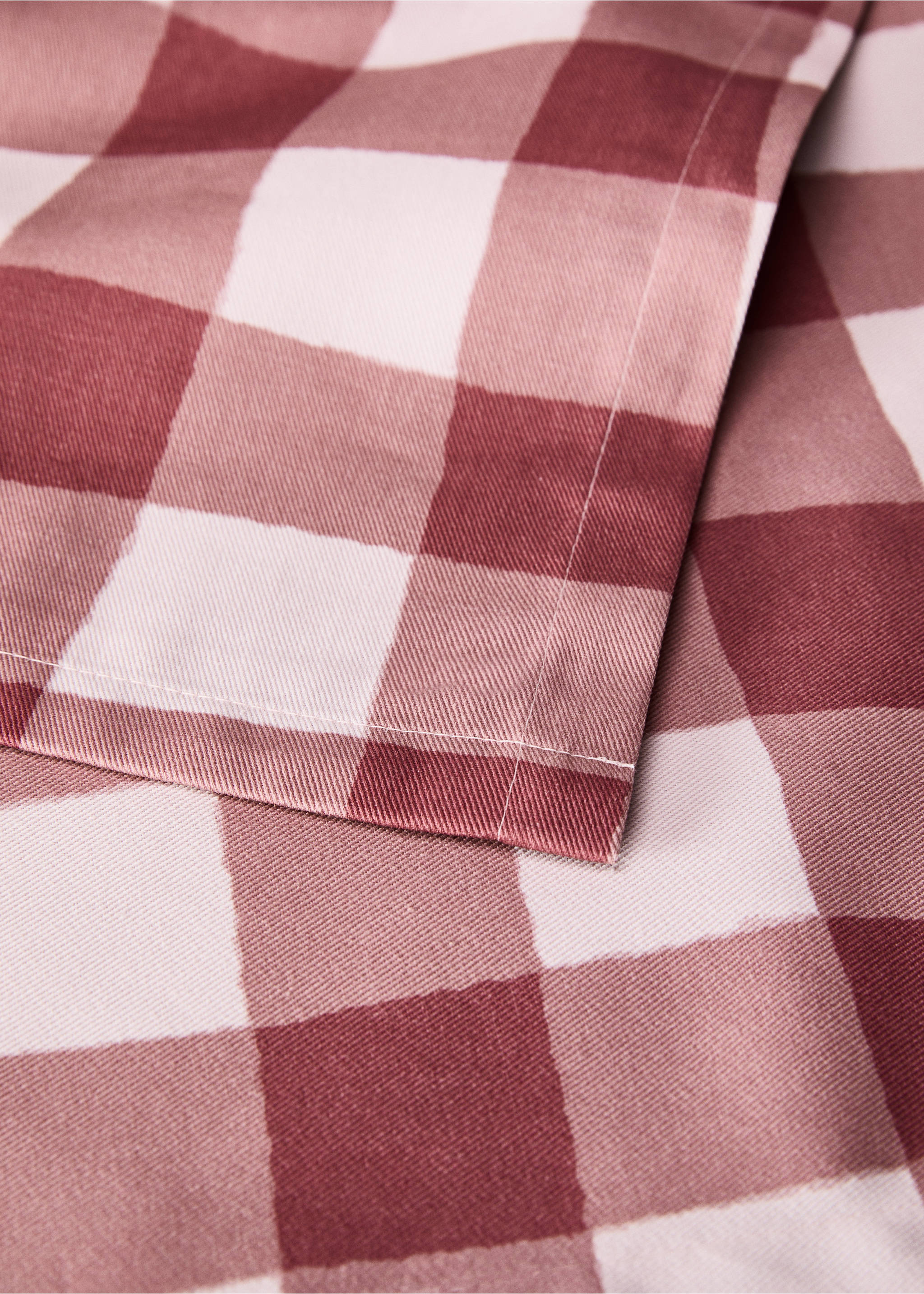 Check cotton tablecloth for 6 to 8 diners - Details of the article 2, Plum. Ref: 87032972-00.
