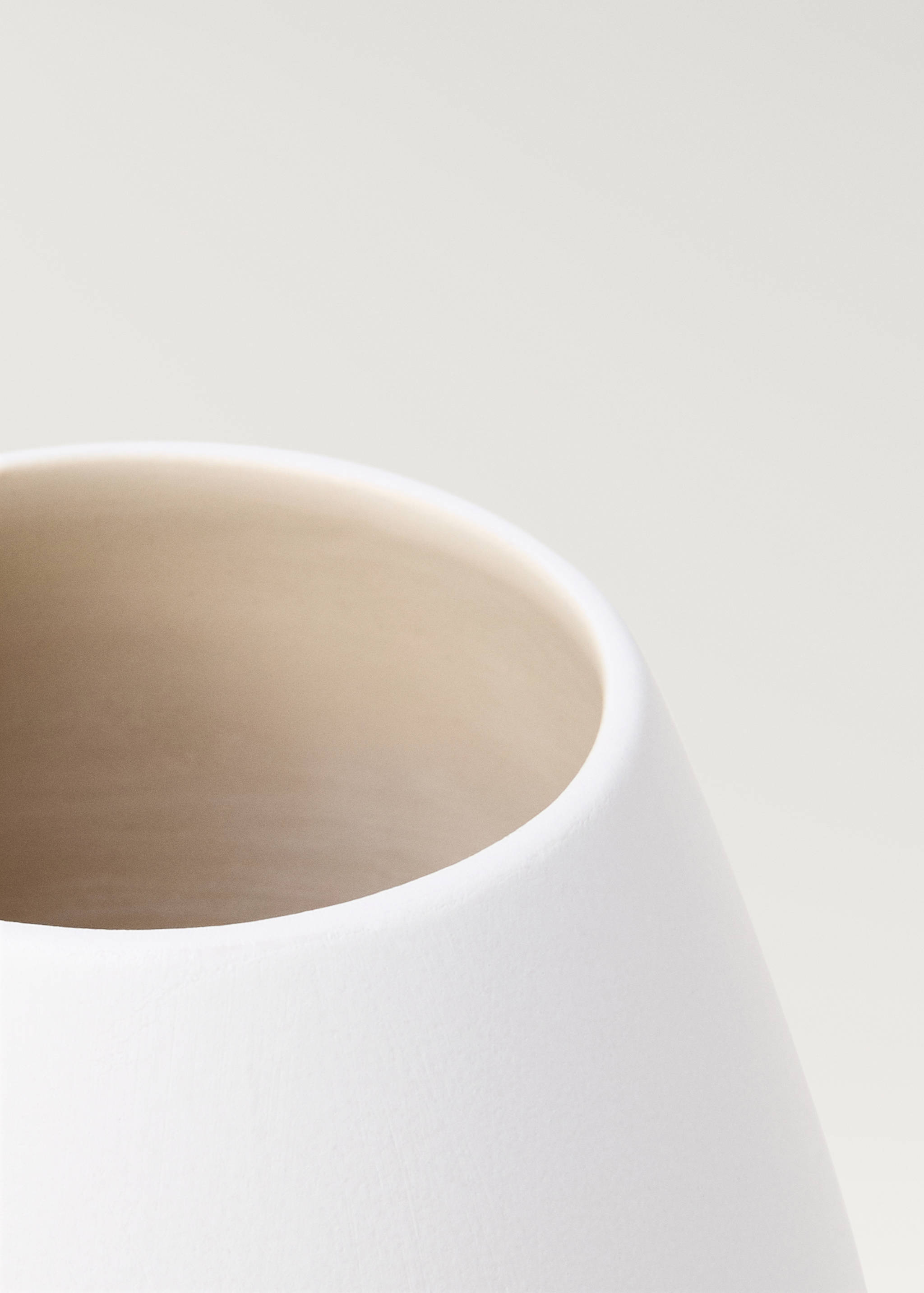Small oval earthenware vase - Details of the article 1