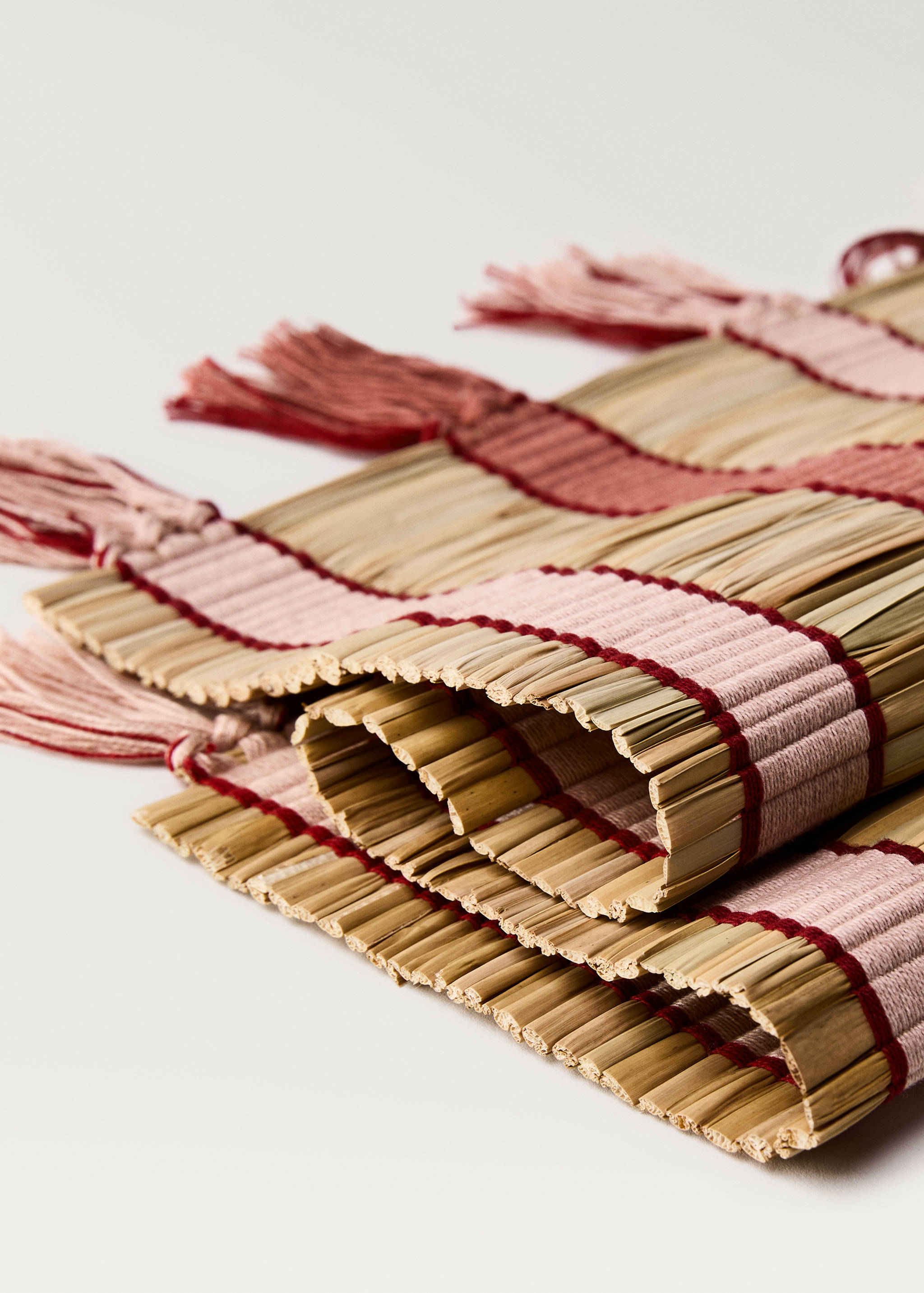 Striped raffia placemats - Details of the article 1