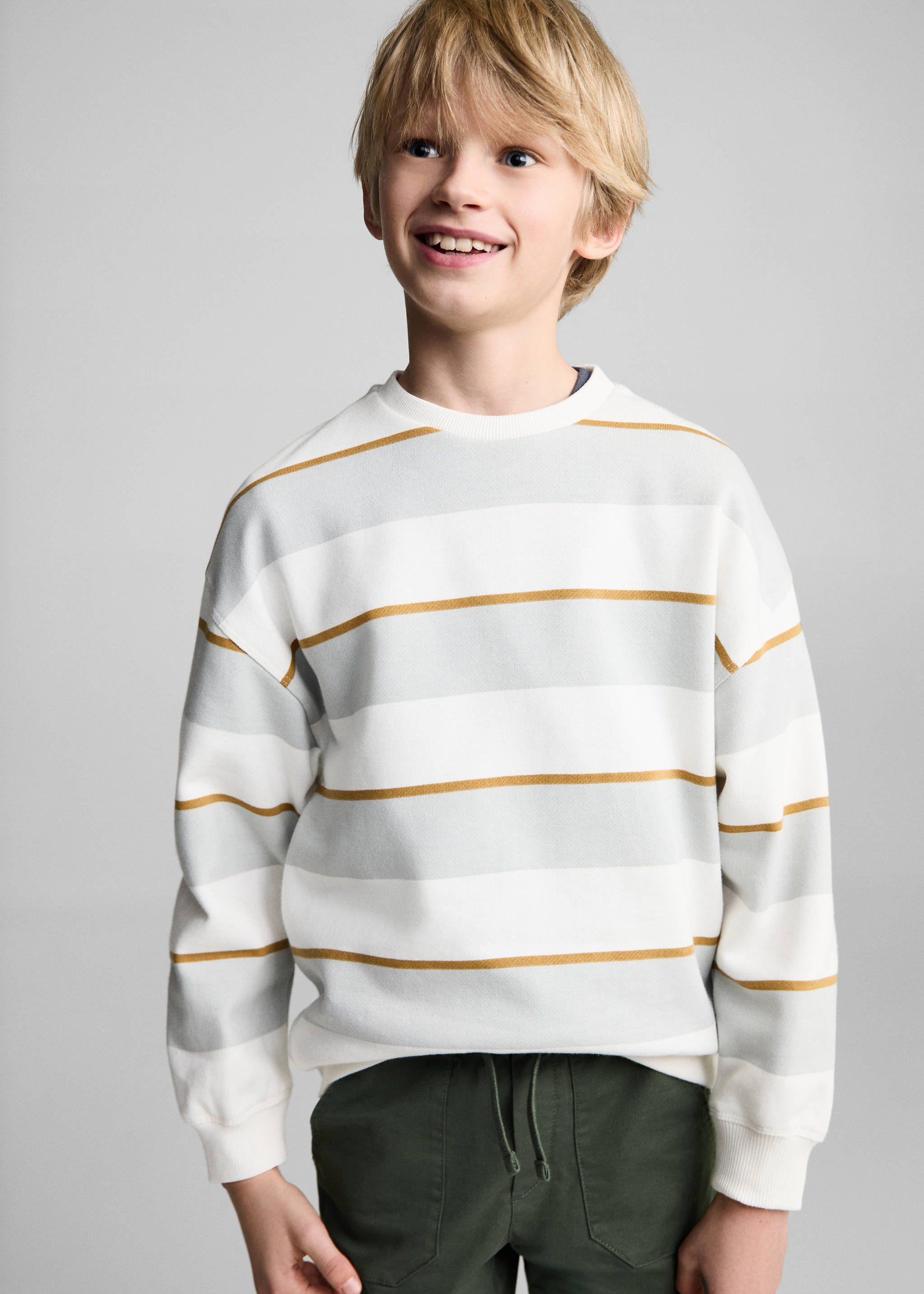 Spodnie joggery - Plan średni, Ciemnozielony. Ref: 87033638-00.