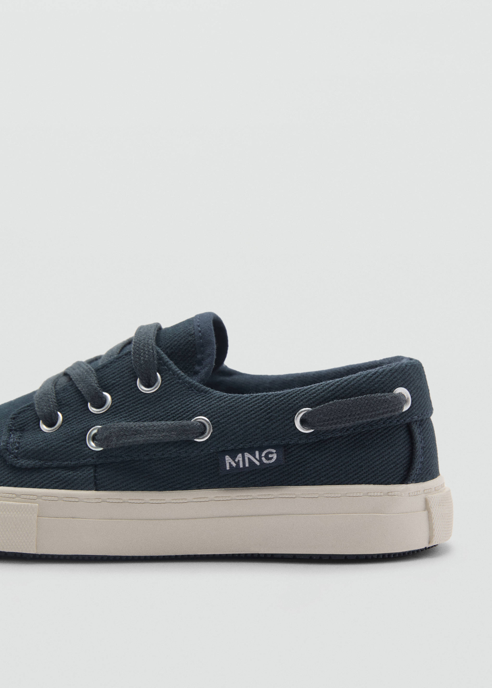 Geschnürte Bootsschuhe - Detail des Artikels 1