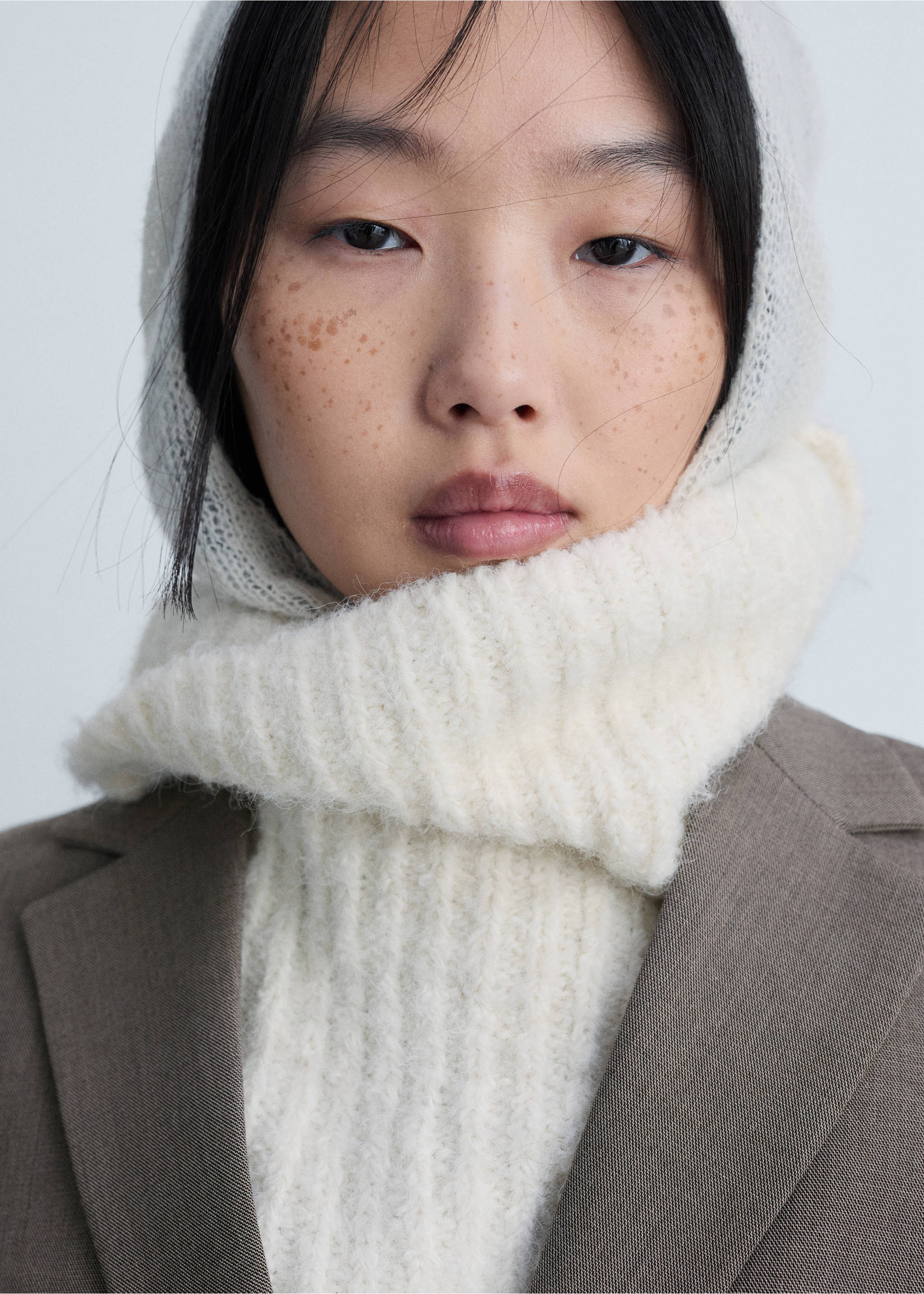 Crop suit blazer - Details of the article 1, Brown. Ref: 87033652-00.