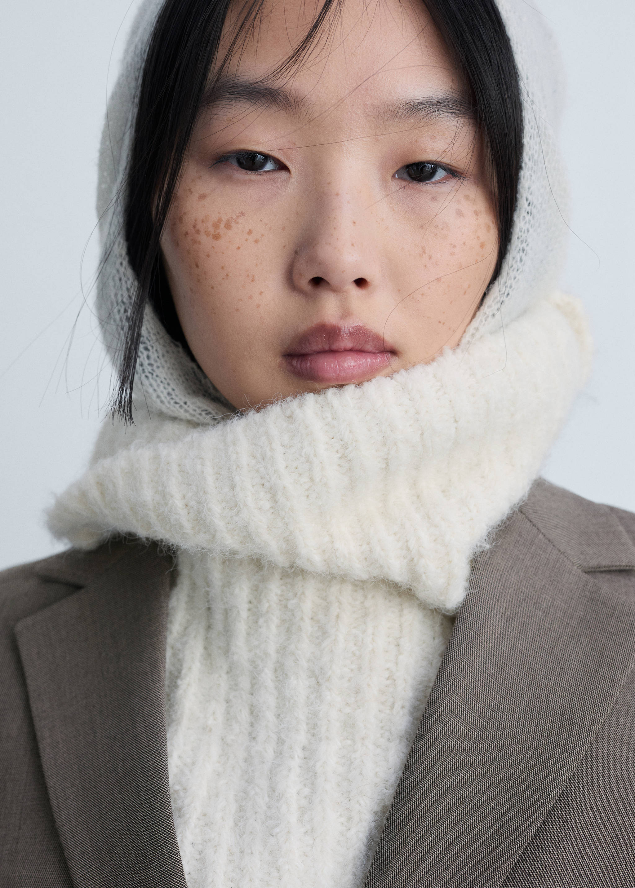 Krótka marynarka garniturowa - Szczegóły artykułu 1