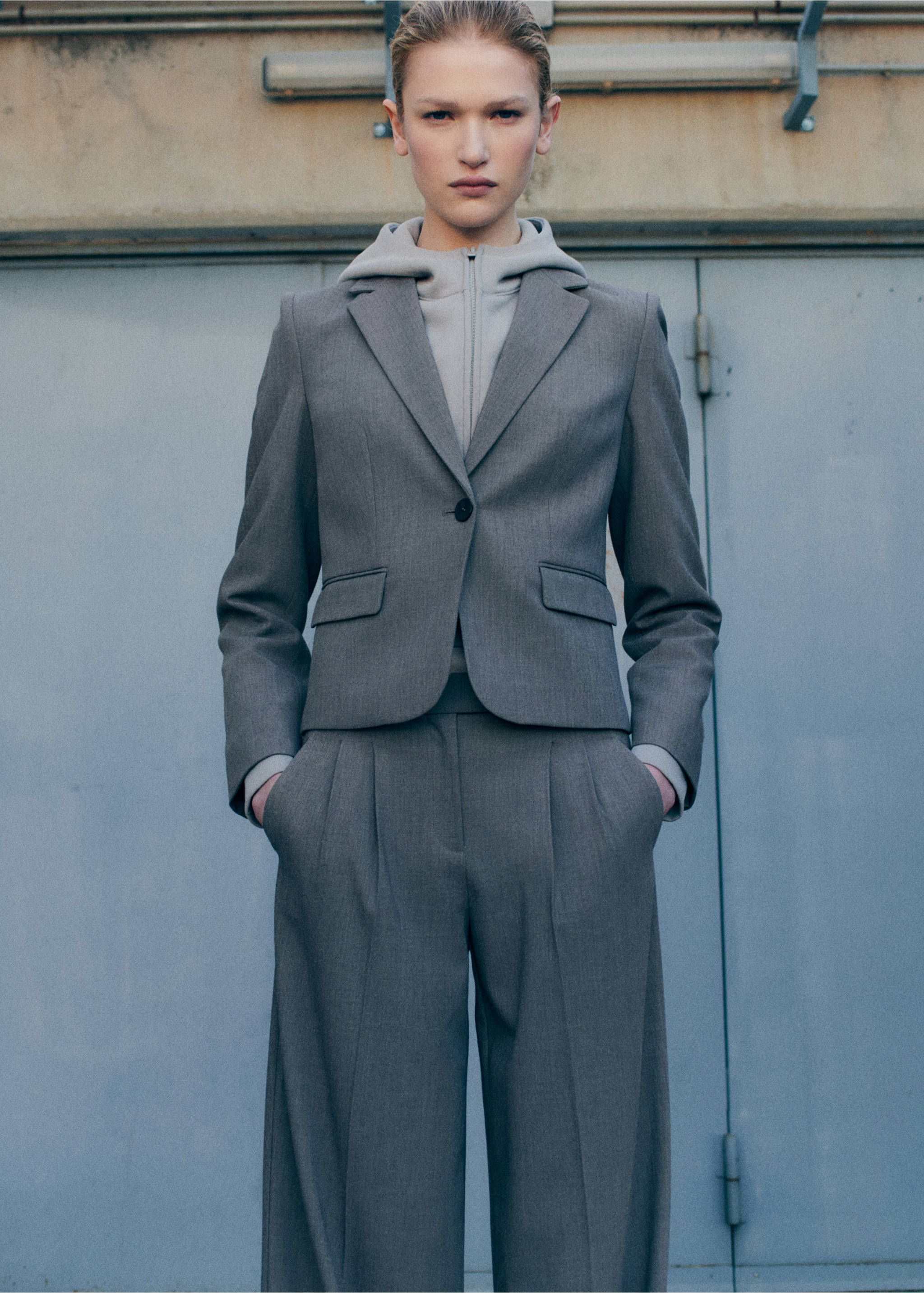 Crop suit blazer - Details of the article 7, Brown. Ref: 87033652-00.