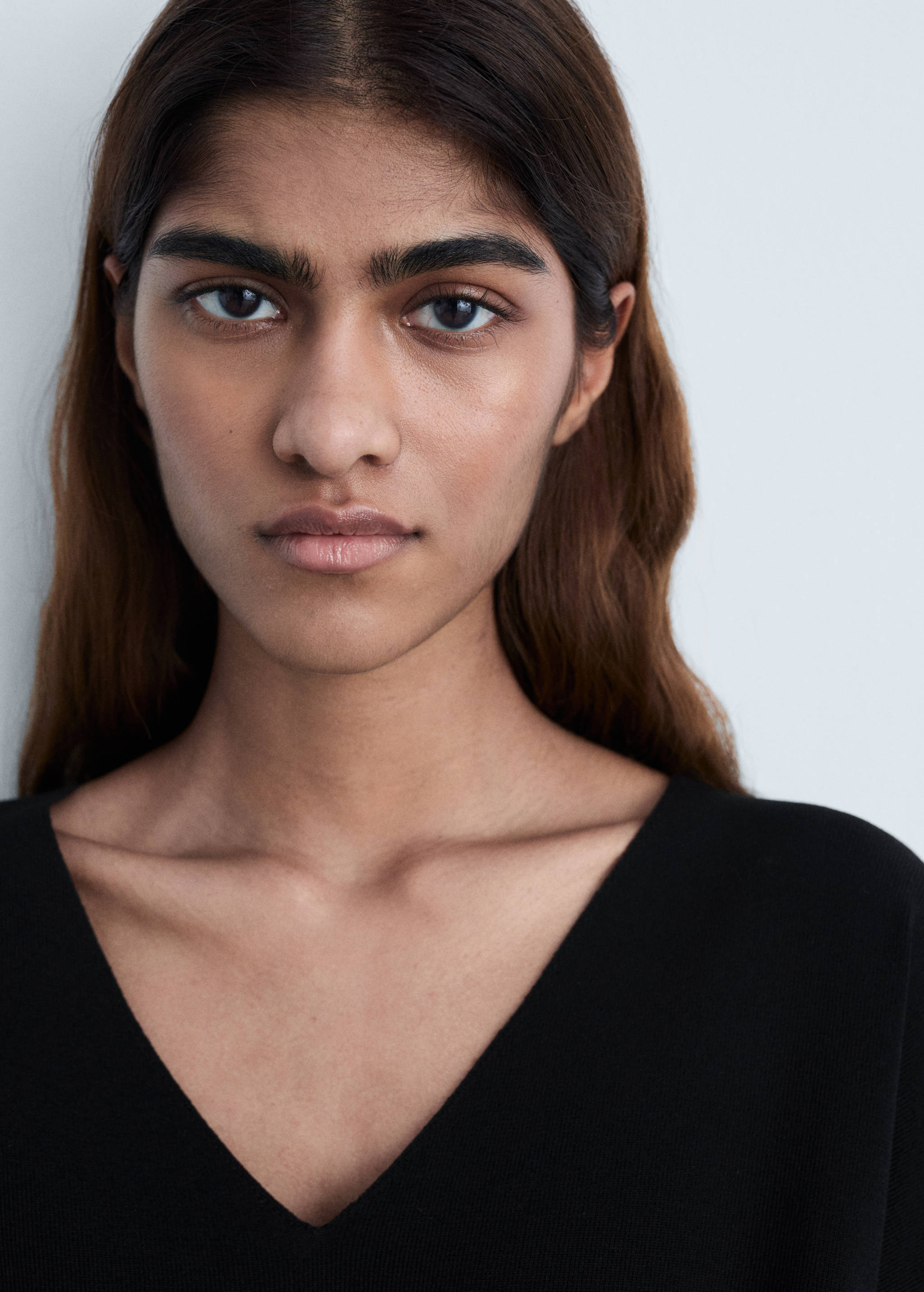 V-neck knit top - Details of the article 1