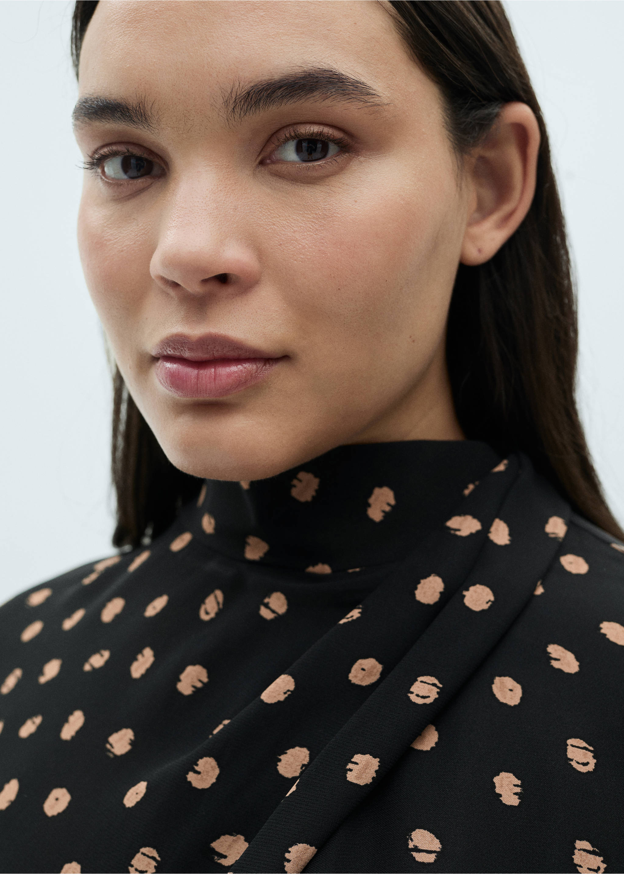 Polka-dot blouse with draped collar - Details of the article 4, Black. Ref: 87034071-00.
