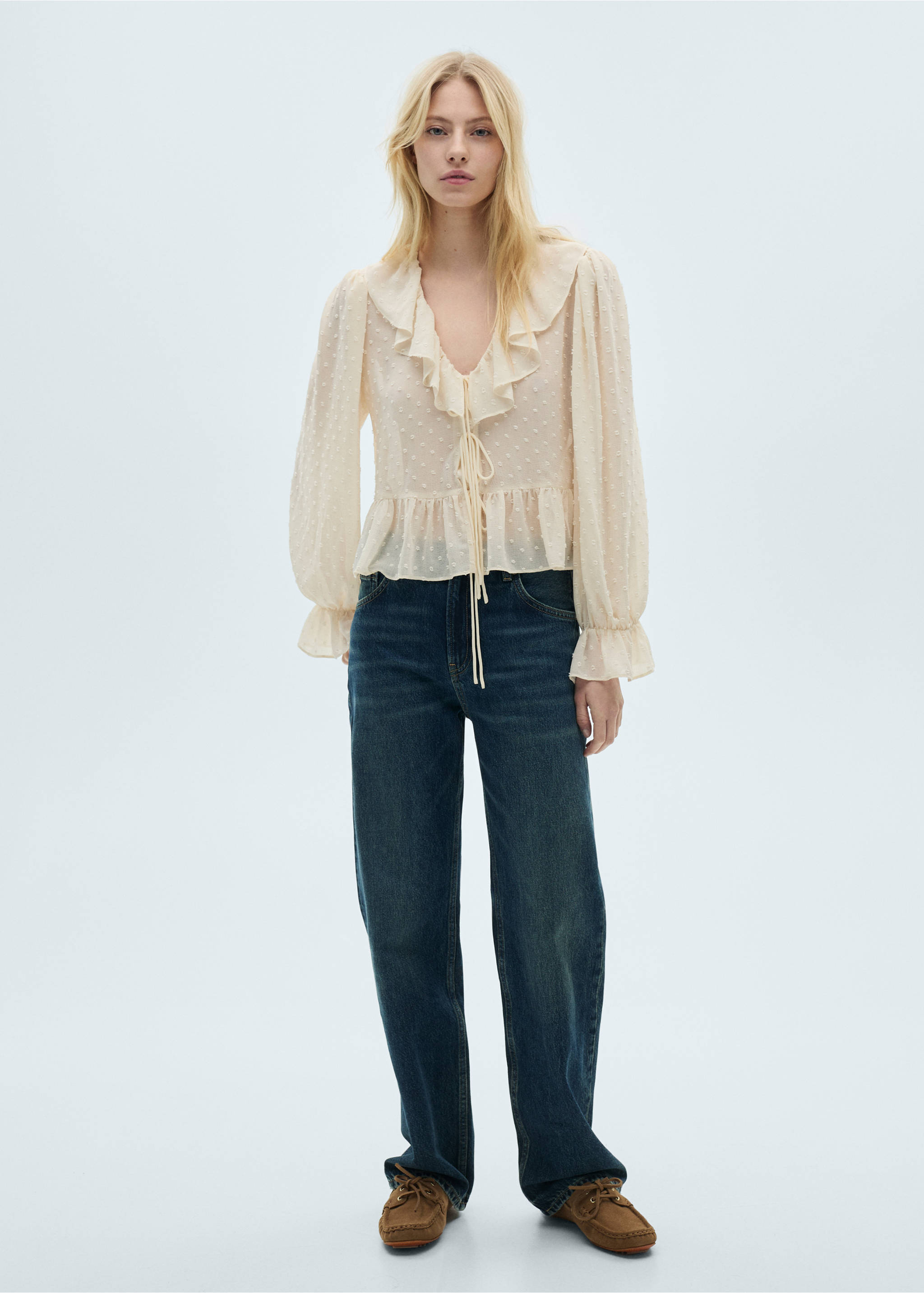 Ruffled blouse with bow closure - General plane, Ecru. Ref: 87034074-00.