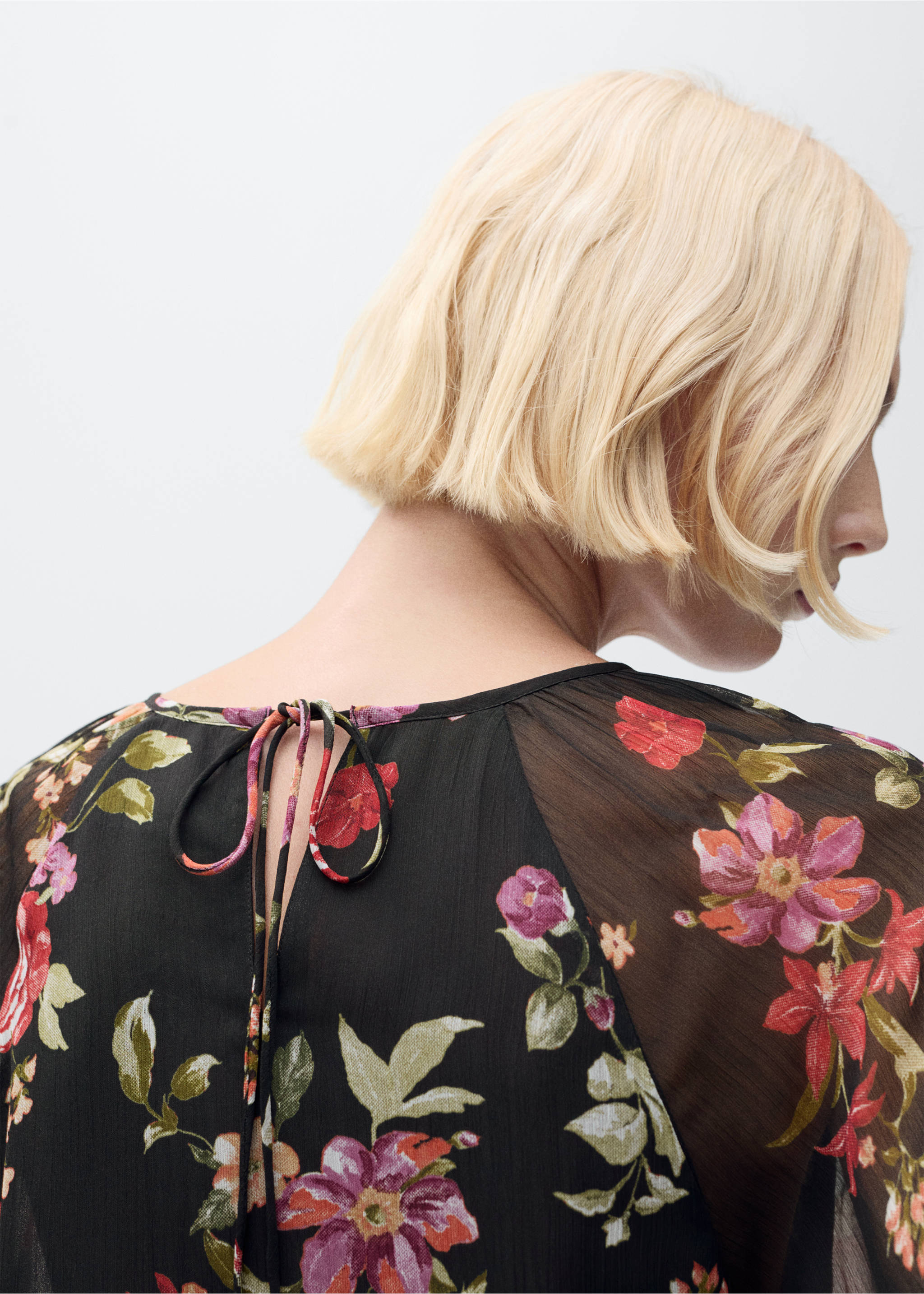 Floral ruffled blouse - Details of the article 6, Black. Ref: 87034075-00.