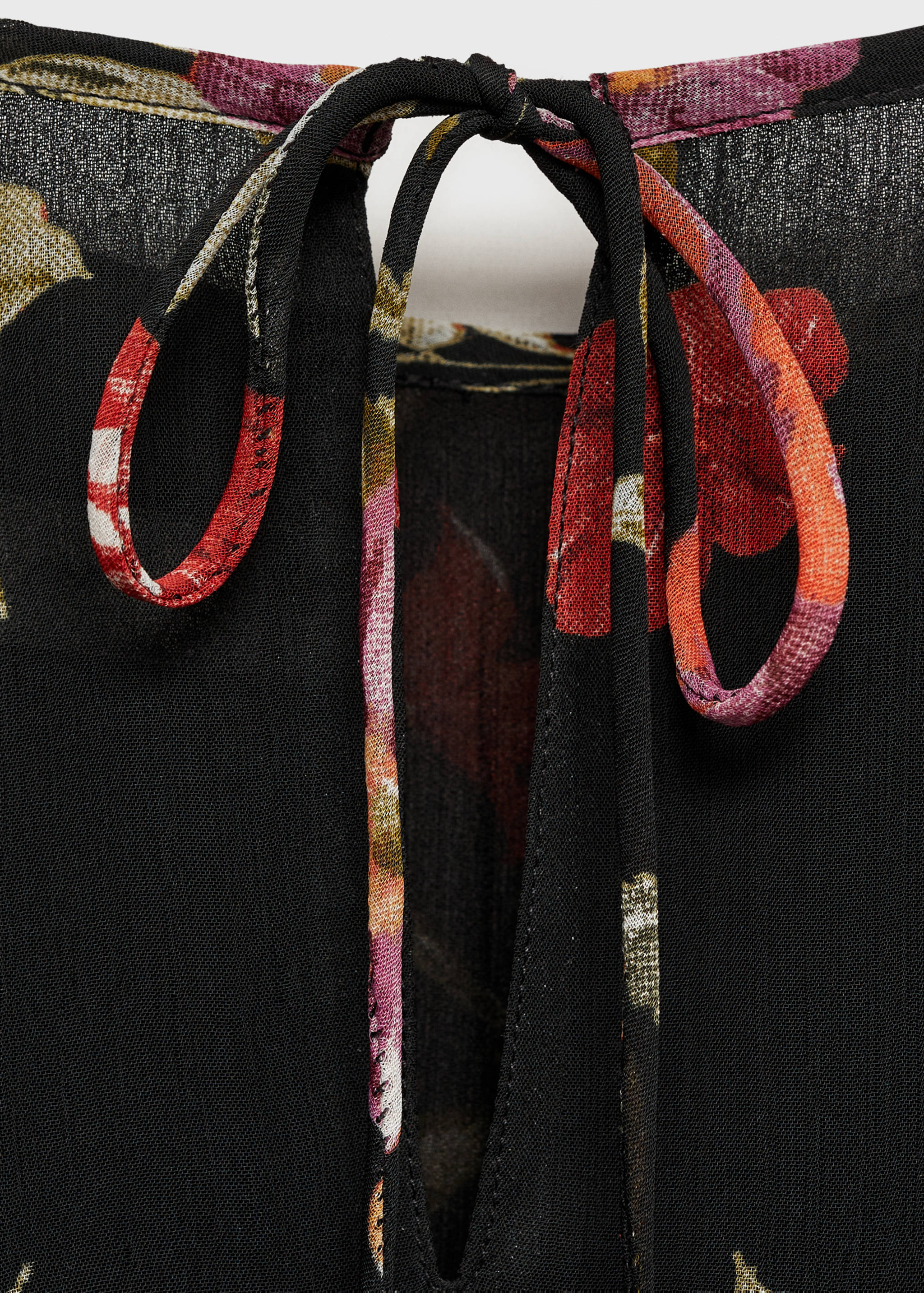 Bluzka w kwiaty z falbankami - Szczegóły artykułu 0