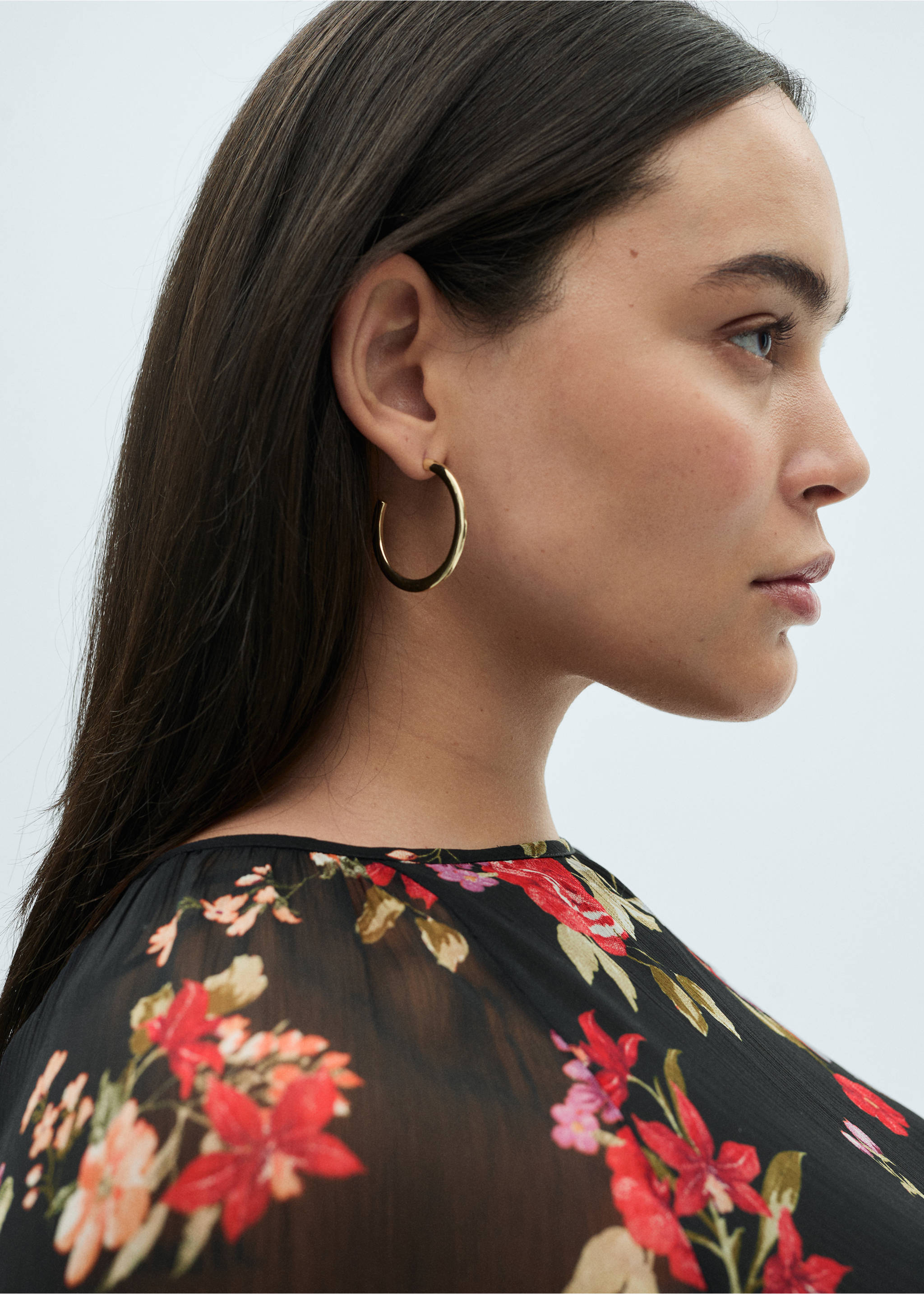 Floral ruffled blouse - Details of the article 4, Black. Ref: 87034075-00.