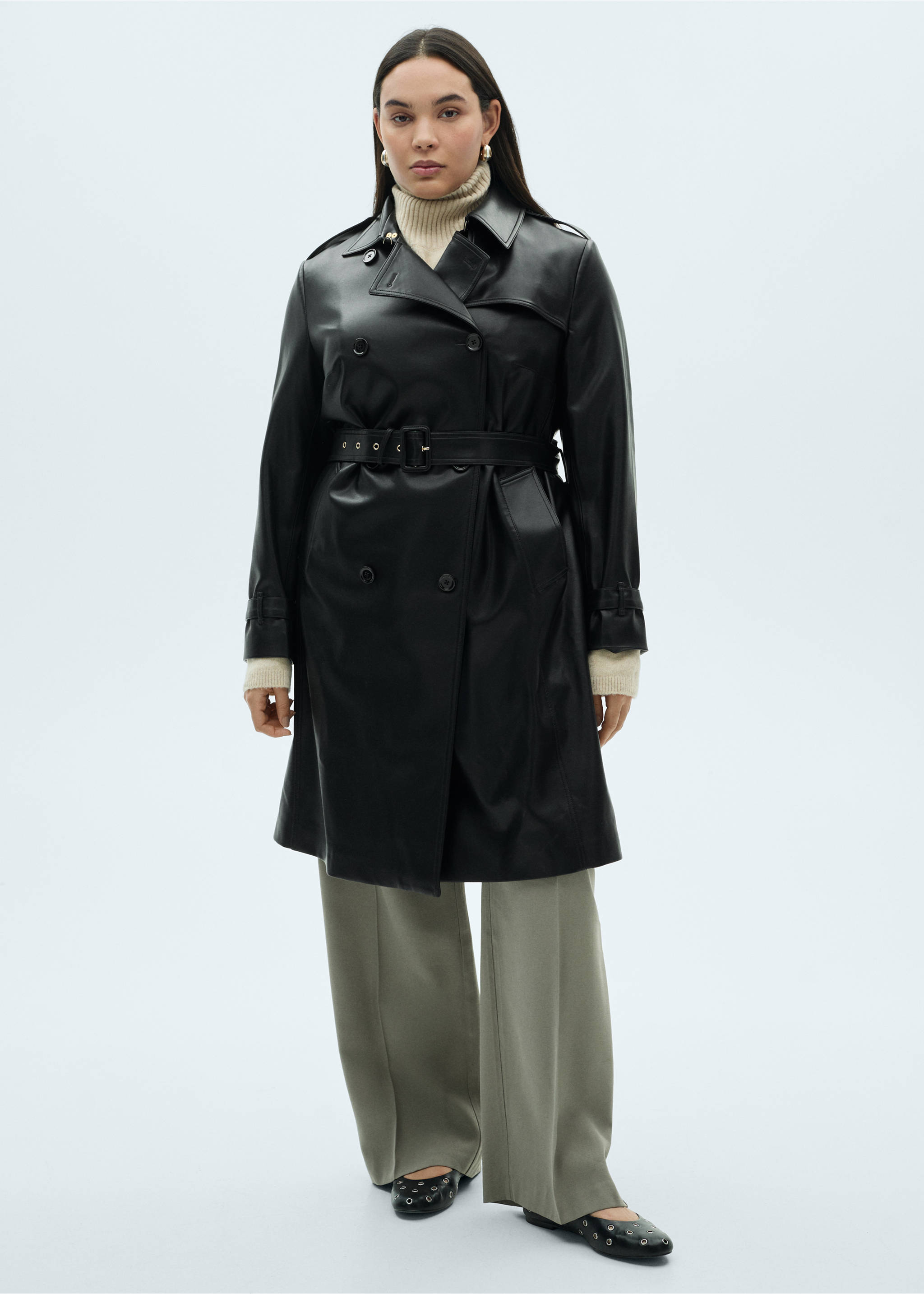 Trenchcoat mit Ledereffekt - Detail des Artikels 3, Schwarz. Ref: 87034077-00.