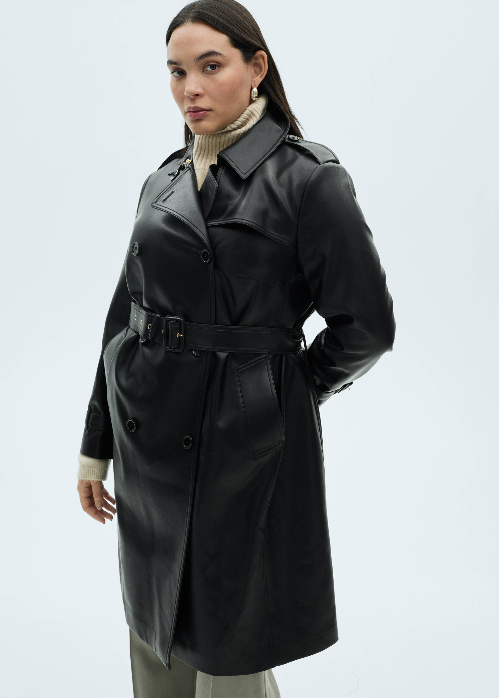 Trenchcoat mit Ledereffekt - Detail des Artikels 4, Schwarz. Ref: 87034077-00.
