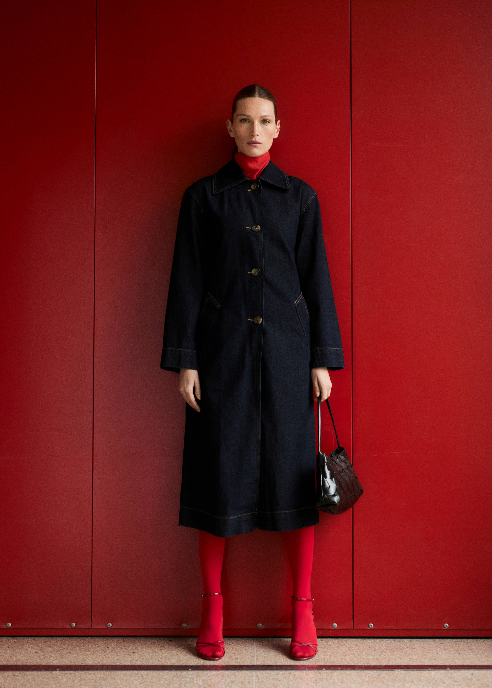 Long rinse-wash denim trench coat - General plane