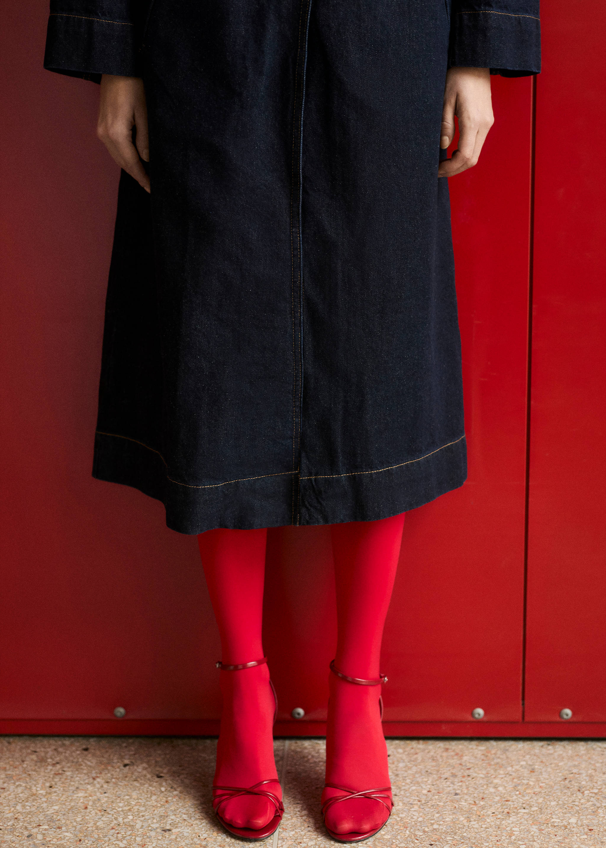 Long rinse-wash denim trench coat - Details of the article 2