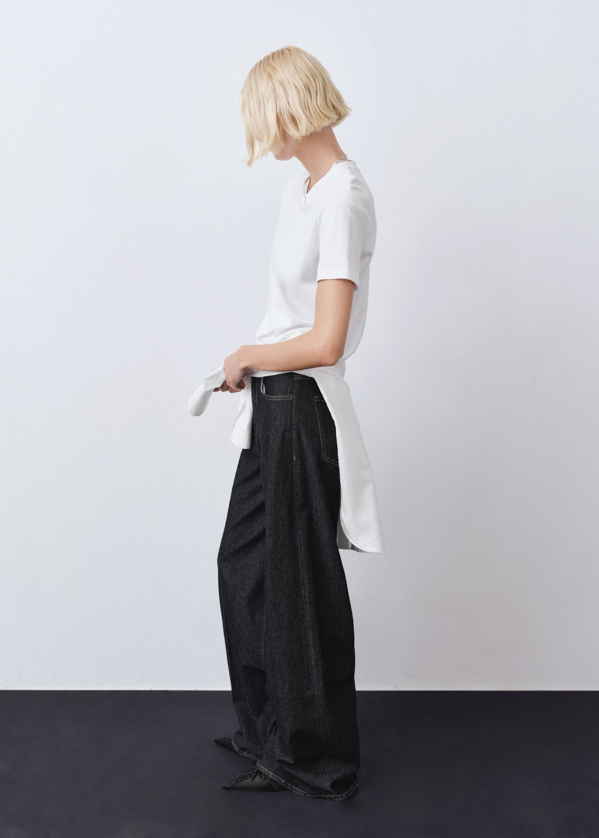 Baumwoll-T-Shirt, V-Ausschnitt - Detail des Artikels 2