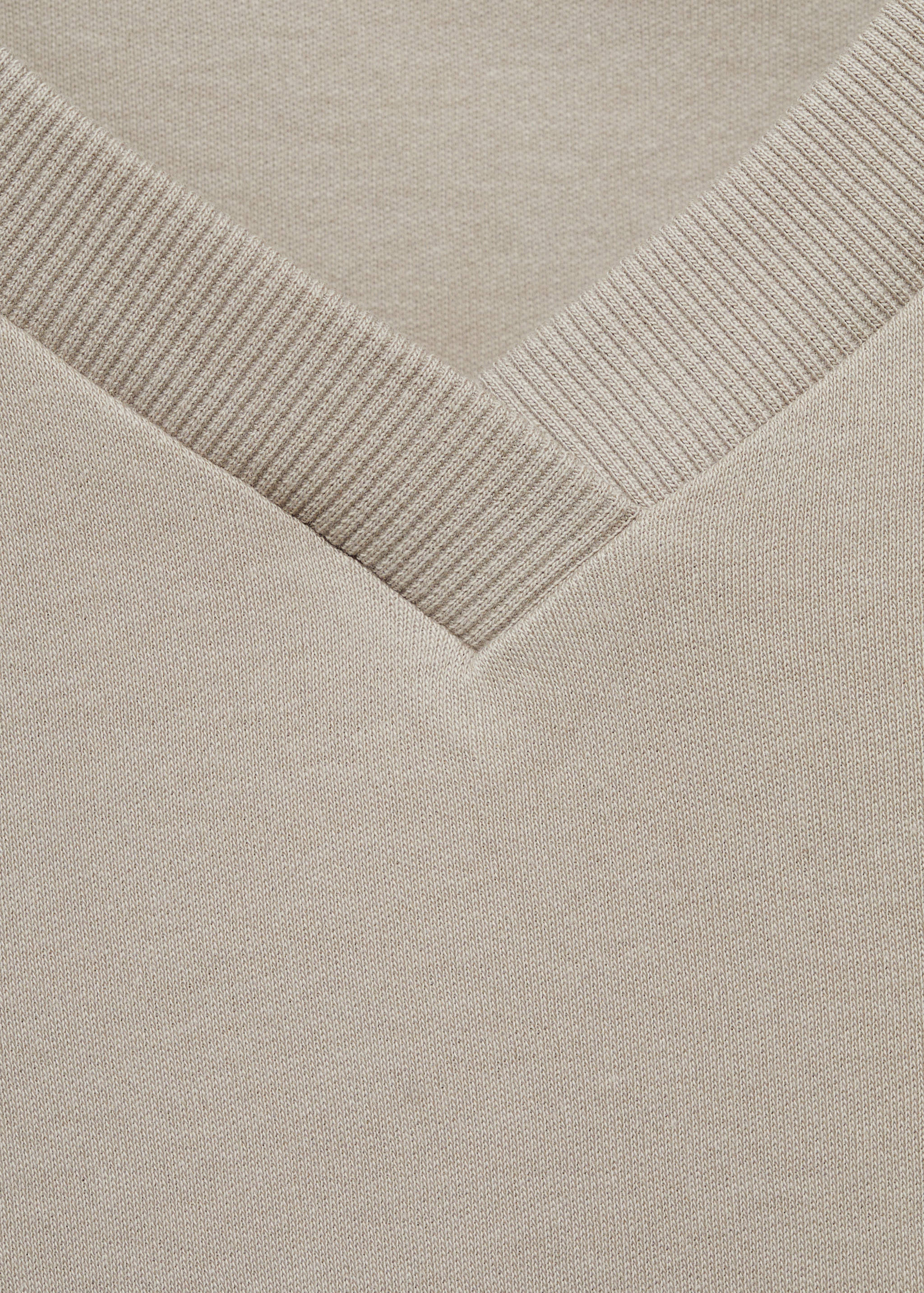 Baumwoll-T-Shirt, V-Ausschnitt - Detail des Artikels 8