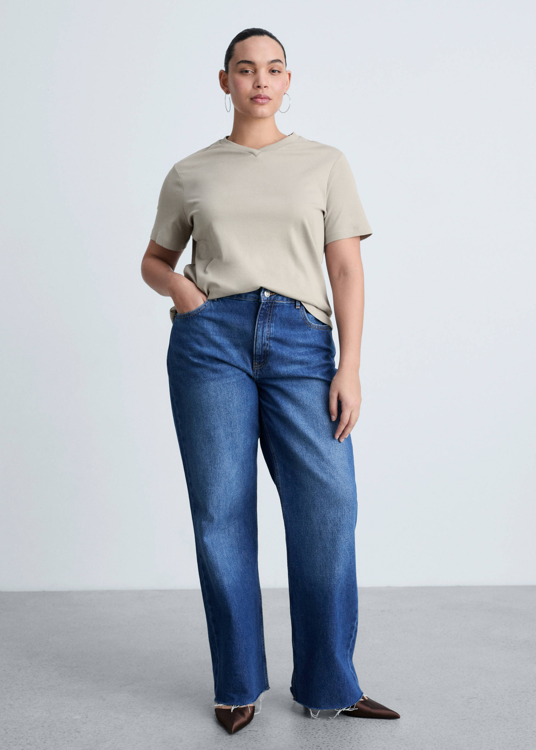 Baumwoll-T-Shirt, V-Ausschnitt - Detail des Artikels 3