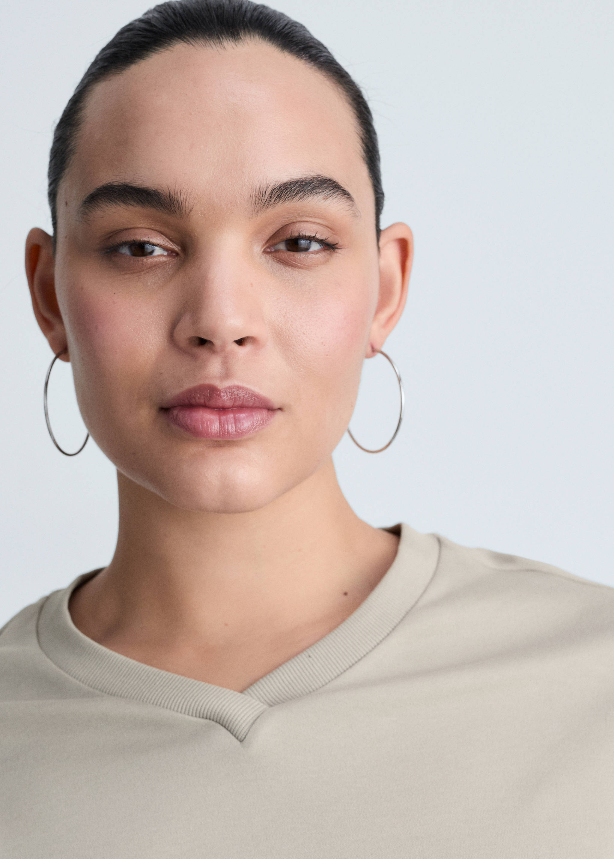 Baumwoll-T-Shirt, V-Ausschnitt - Detail des Artikels 4