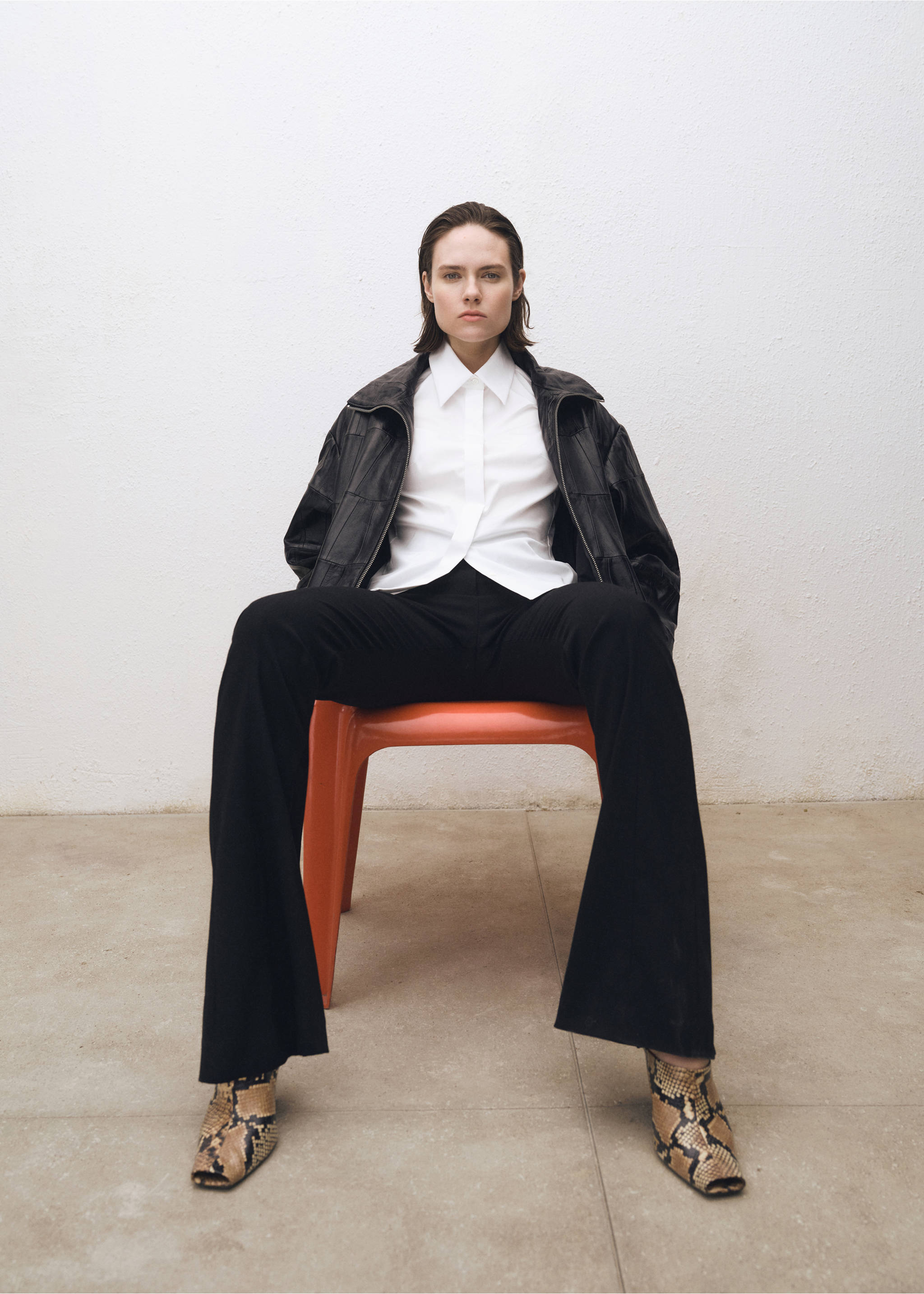 Slim-fit poplin shirt - Details of the article 2, Off White. Ref: 87034082-00.