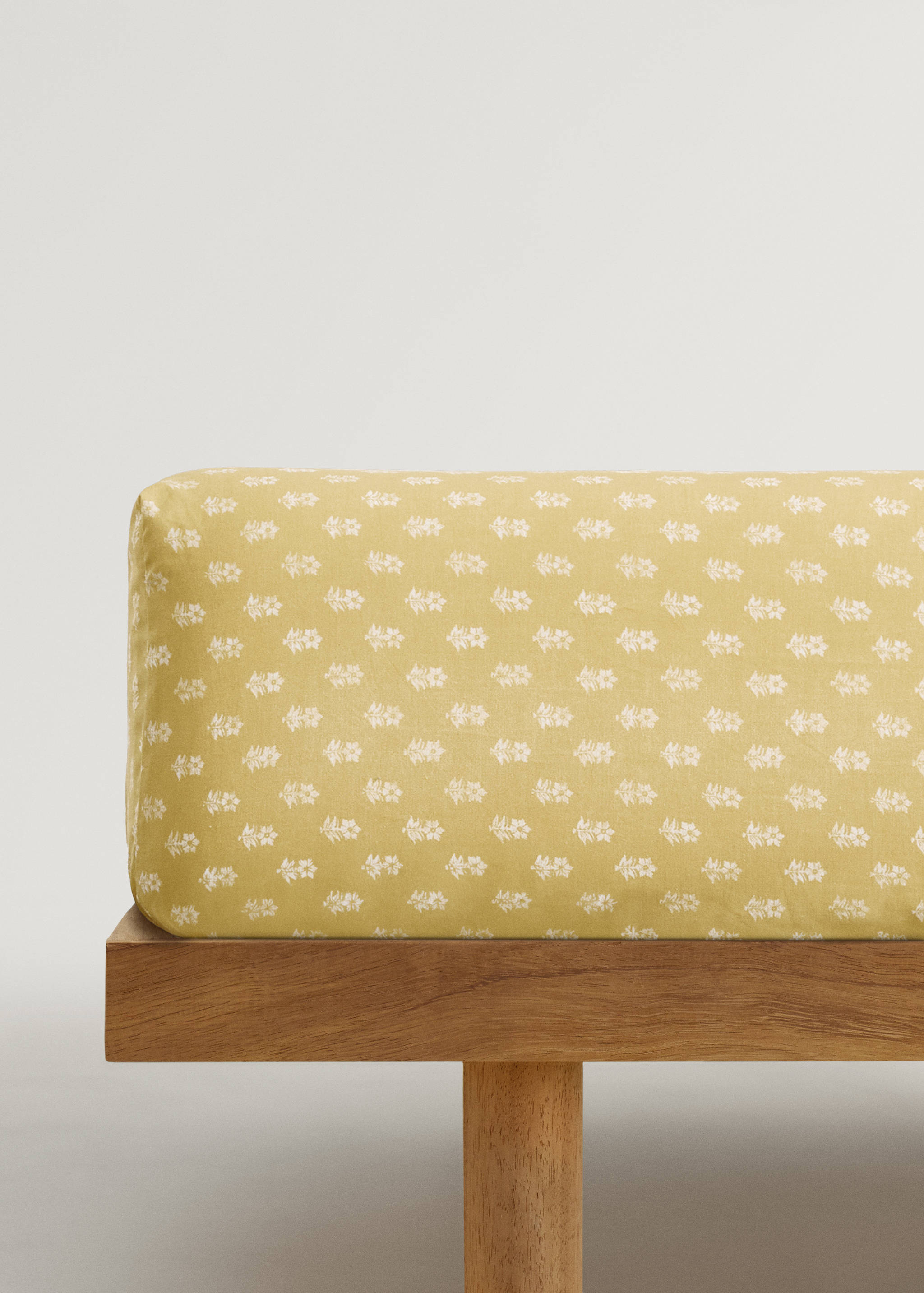 Spannbetttuch aus Baumwoll-Perkal mit kleinem Blumenmotiv für 90 cm Kinderbett - Artikel ohne Model