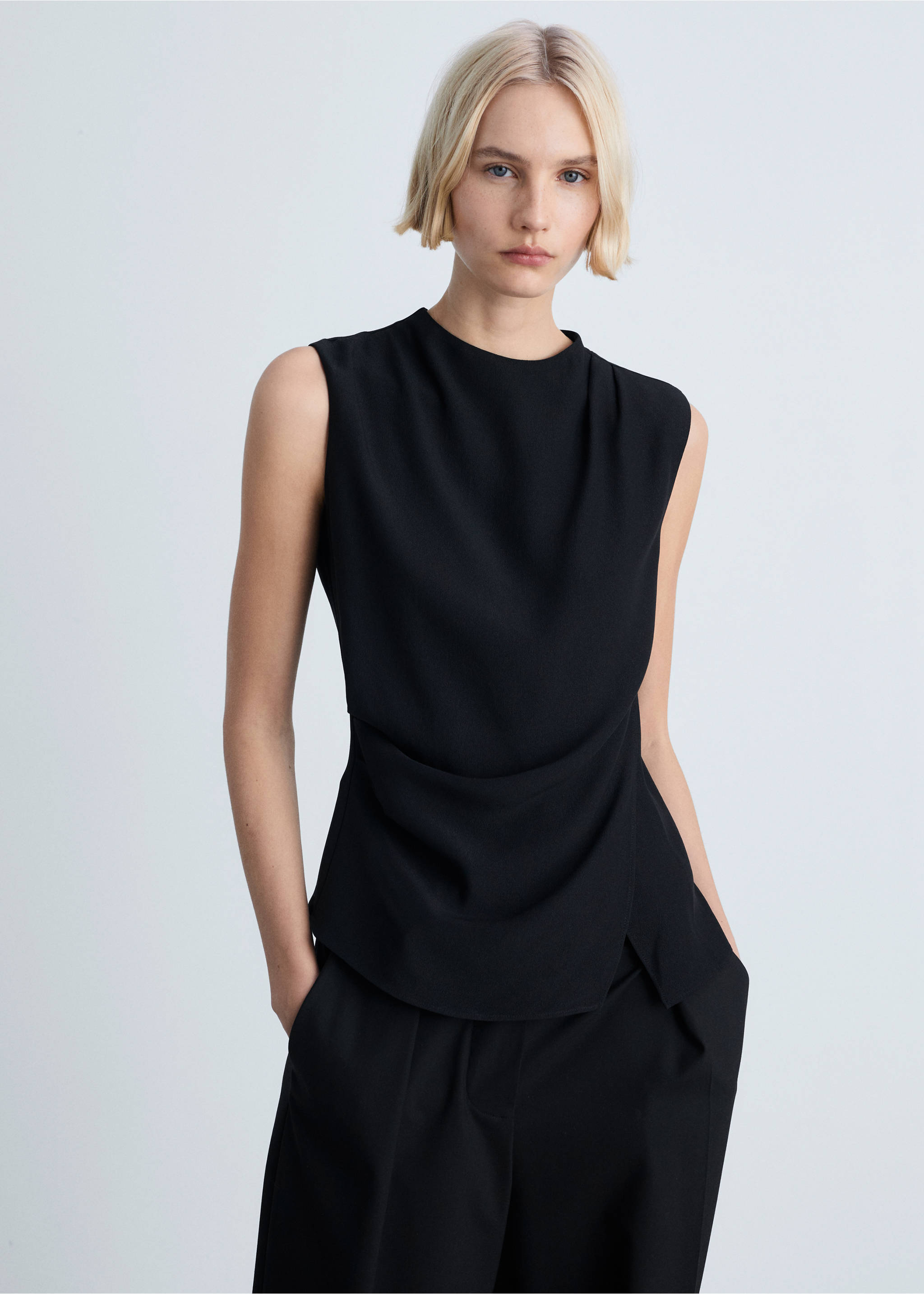 Sleeveless draped blouse - Medium plane, Black. Ref: 87034092-00.