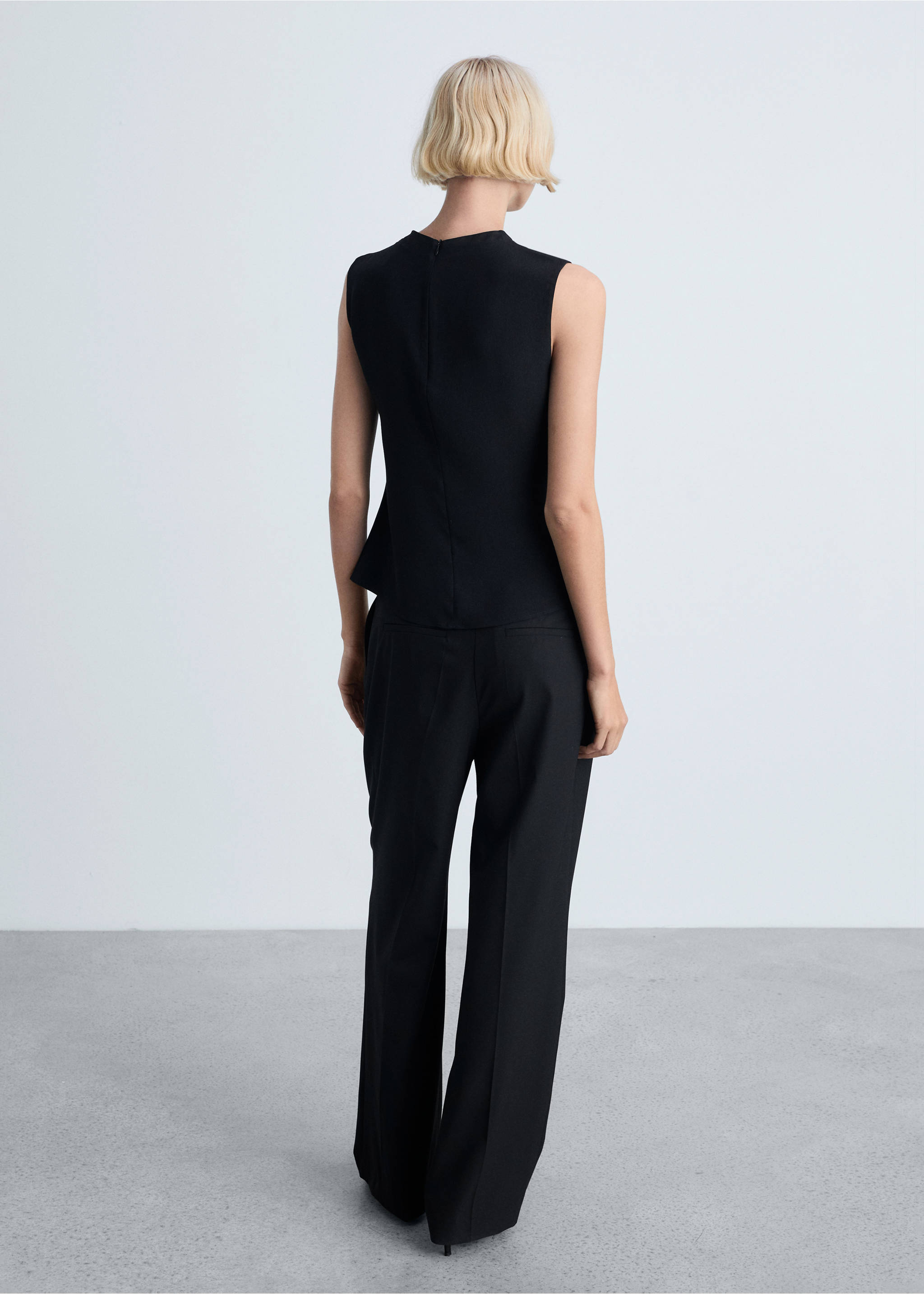 Sleeveless draped blouse - Reverse of the article, Black. Ref: 87034092-00.