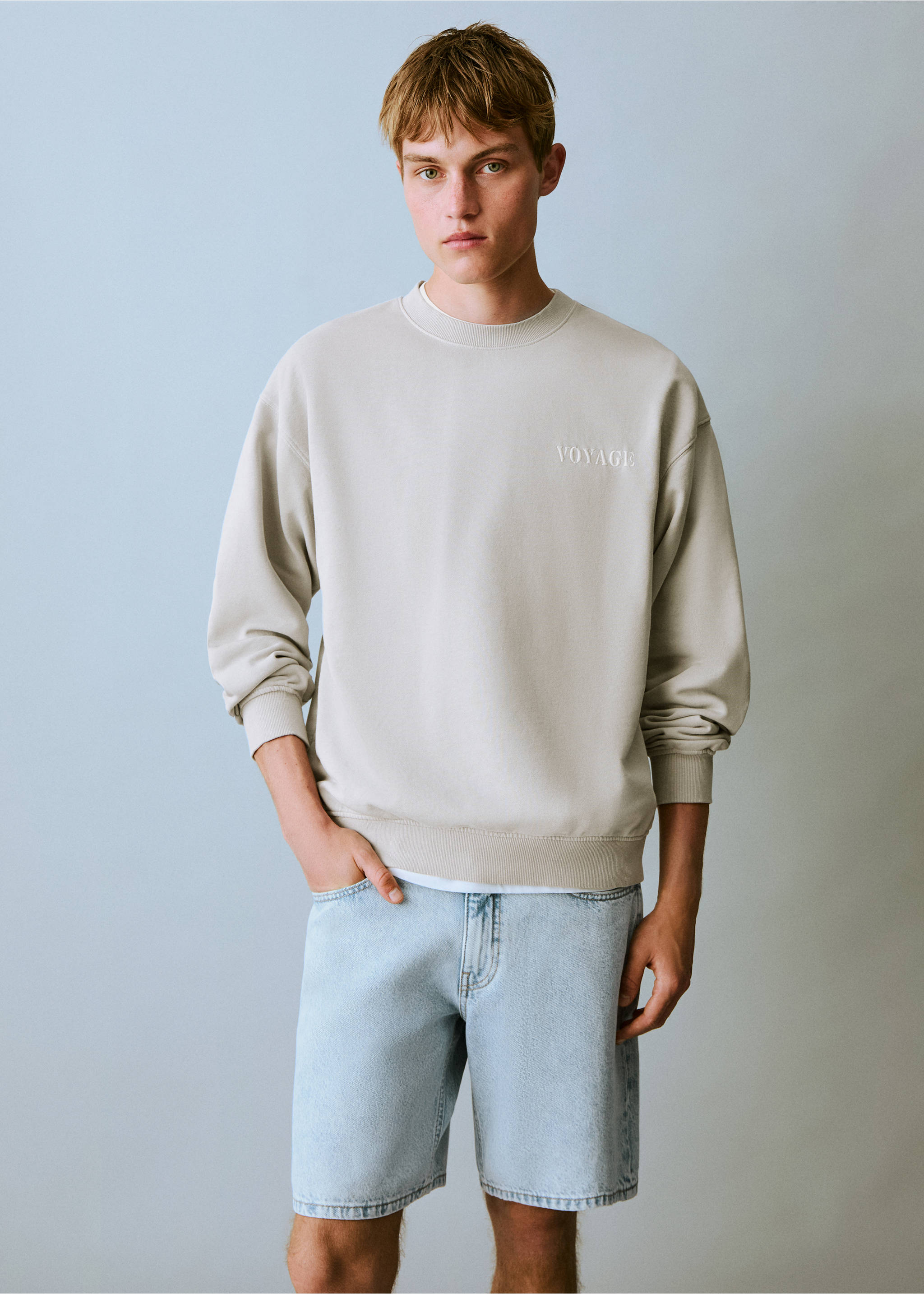 Sudadera algodón mensaje - Plano medio, Gris. Ref: 87034094-00.