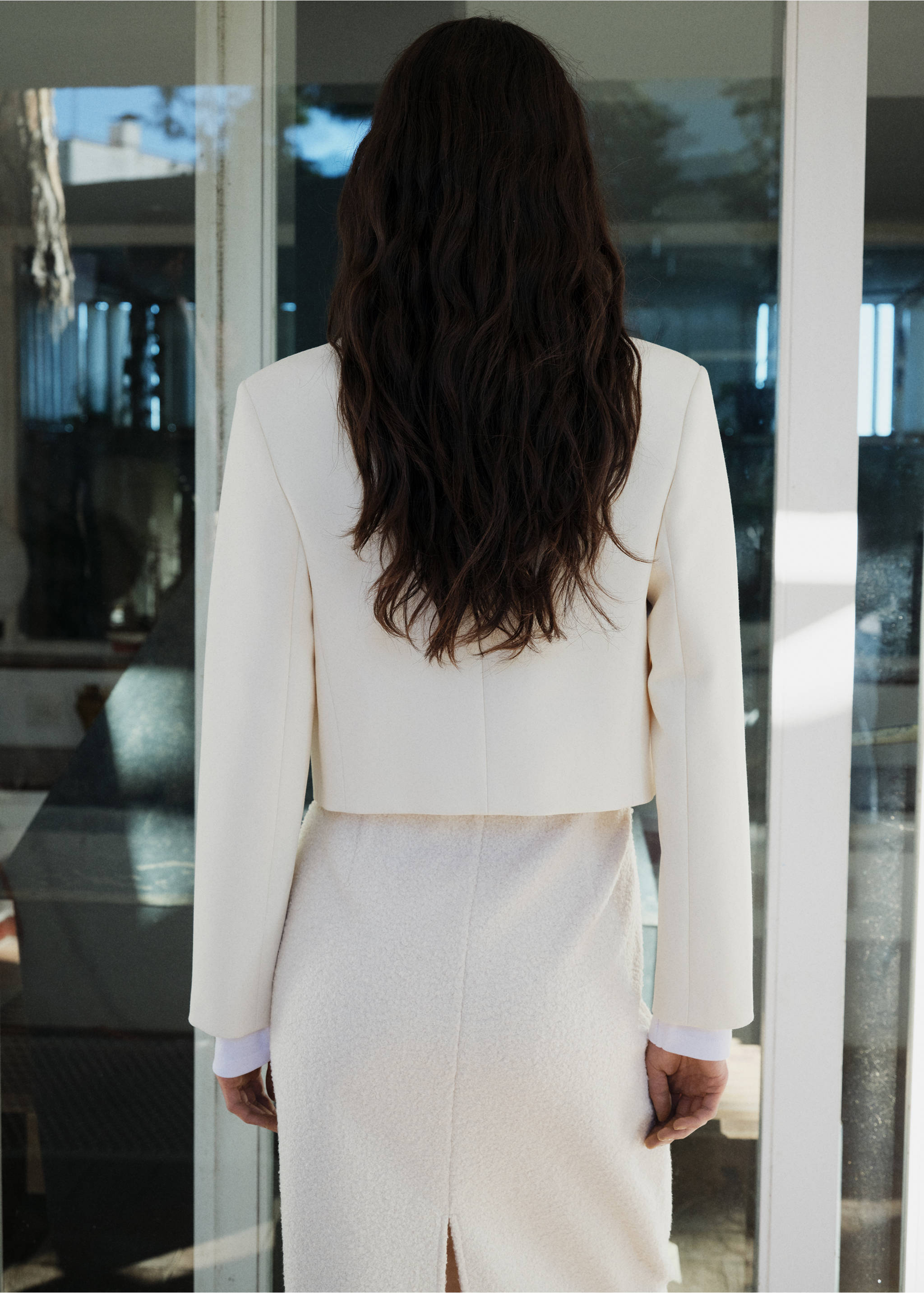 Strip-neck cropped jacket - Reverse of the article, Ecru. Ref: 87034095-00.
